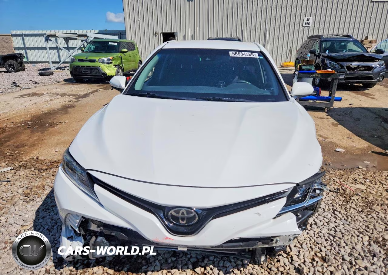 2018 Toyota Camry Le VIN:4T1B11HK4JU609227 - 5