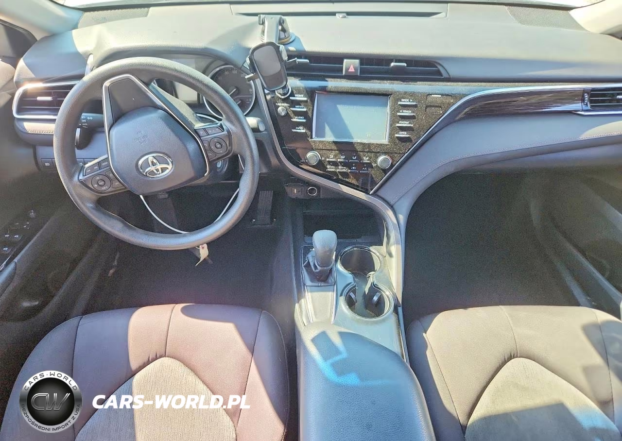 2018 Toyota Camry Le VIN:4T1B11HK4JU609227 - 8