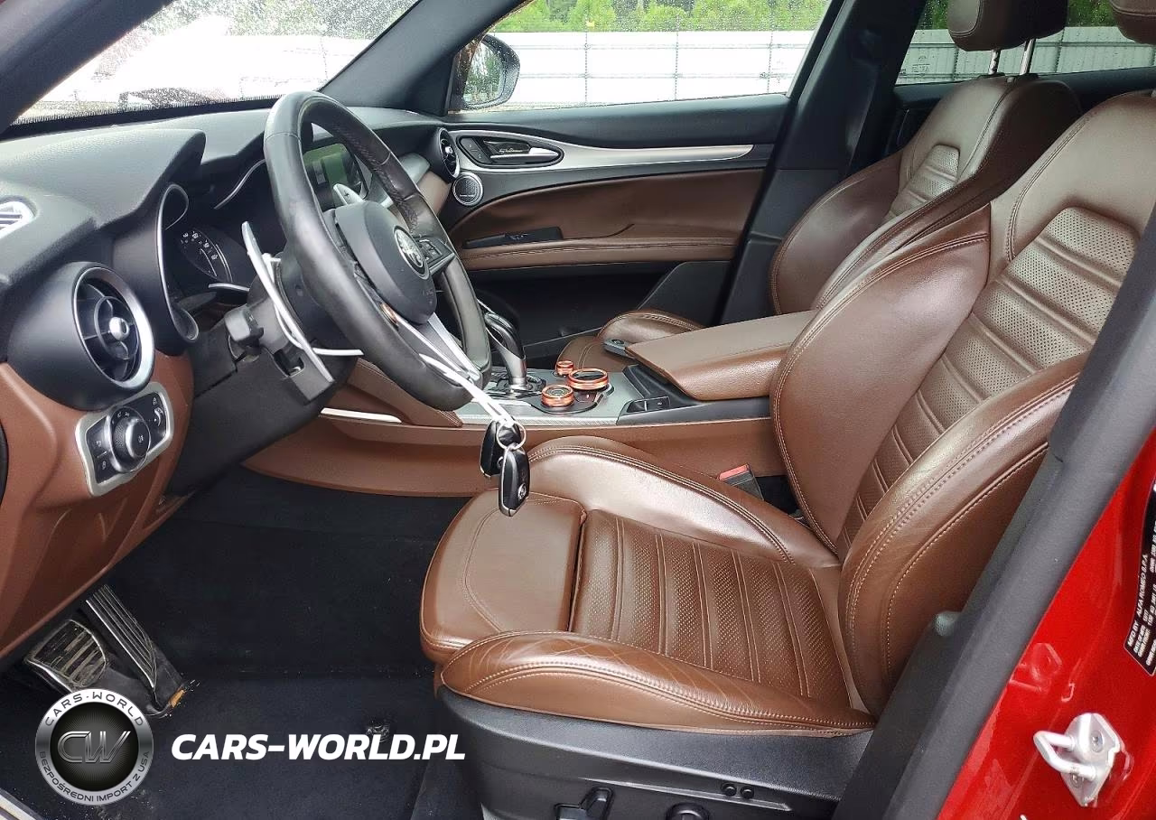 2018 Alfa Romeo Stelvio Ti Sport VIN:ZASFAKNN5J7C06194 - 7