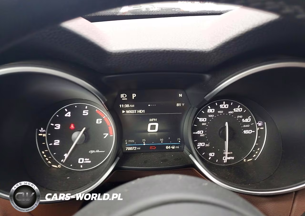 2018 Alfa Romeo Stelvio Ti Sport VIN:ZASFAKNN5J7C06194 - 9