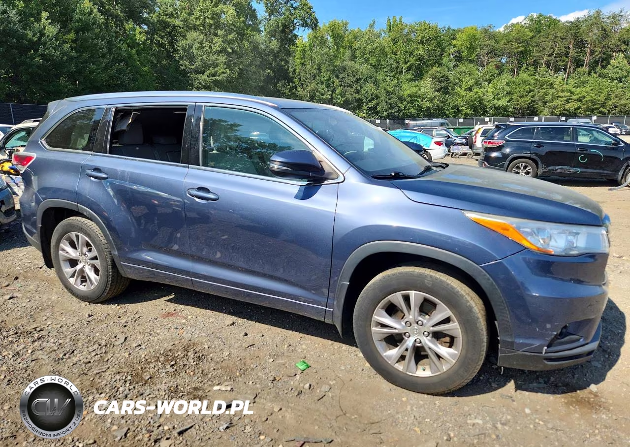 2015 Toyota Highlander Xle VIN:5TDJKRFH8FS072697 - 4