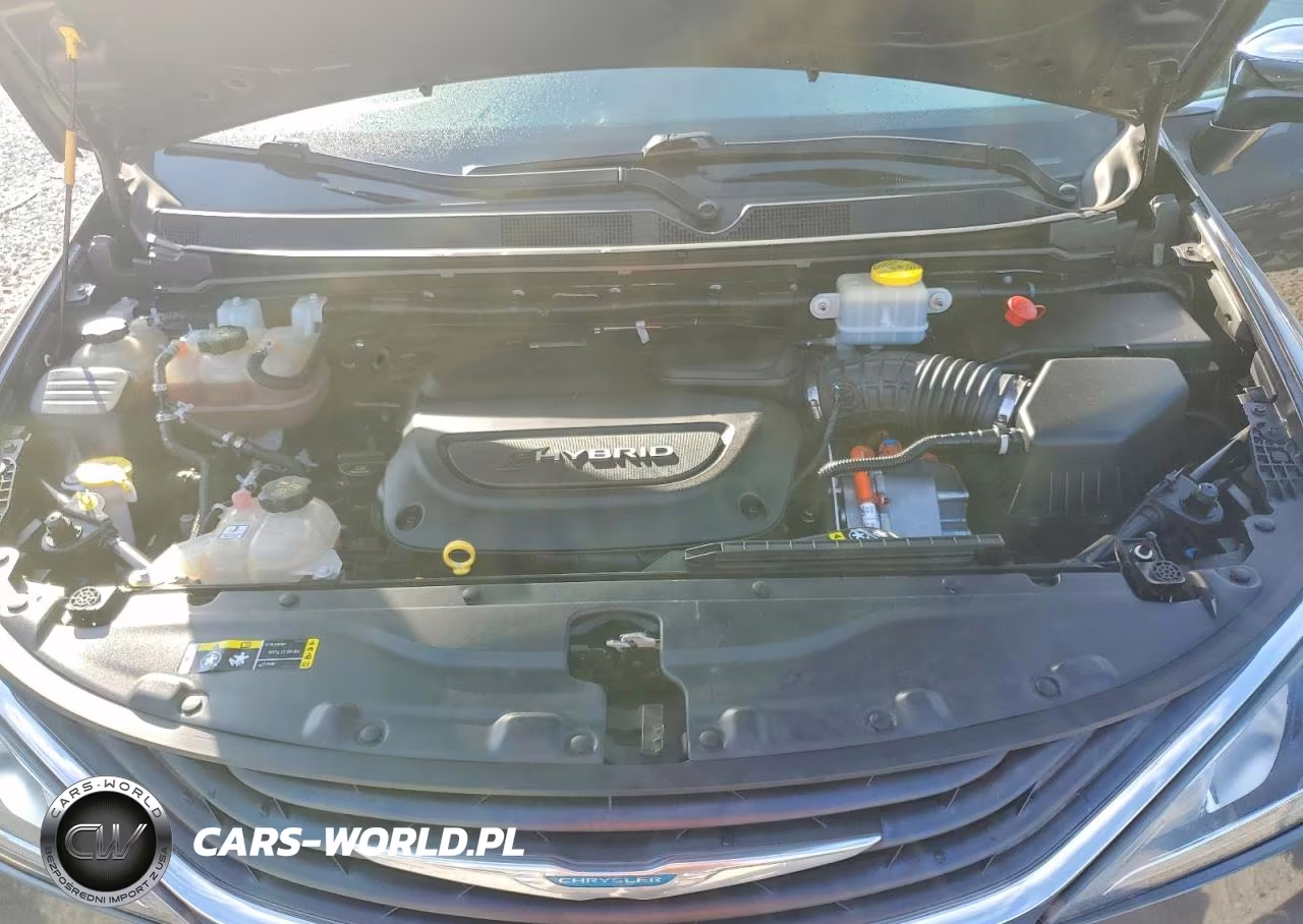 2018 Chrysler Pacifica Hybrid Limited VIN:2C4RC1N7XJR275330 - 12
