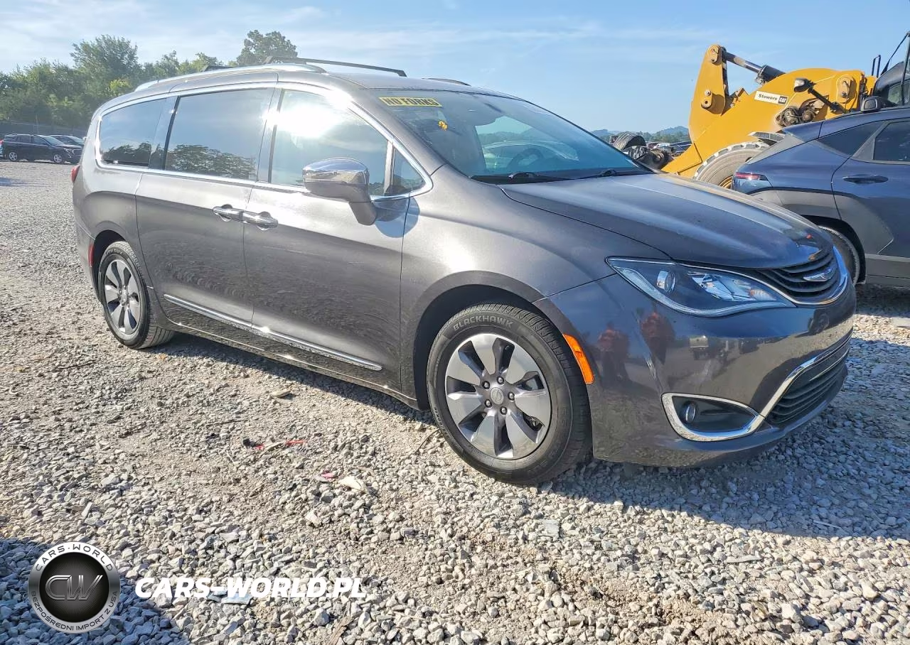 2018 Chrysler Pacifica Hybrid Limited VIN:2C4RC1N7XJR275330 - 4