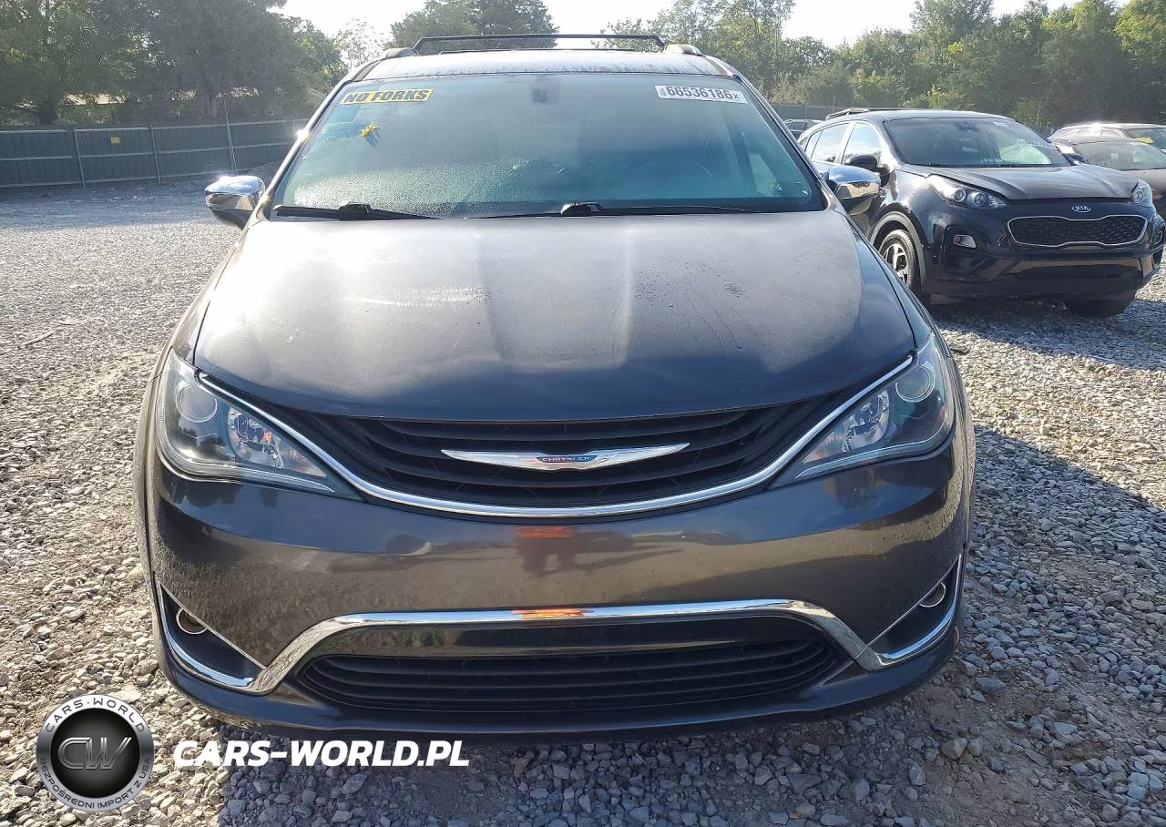 2018 Chrysler Pacifica Hybrid Limited VIN:2C4RC1N7XJR275330 - 5