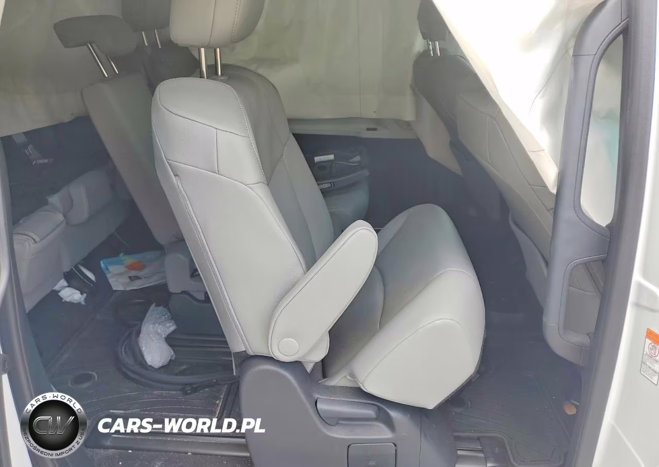 2025 Toyota Sienna Xle 8-Passenger VIN:5TDJRKEC2SS245908 - 11