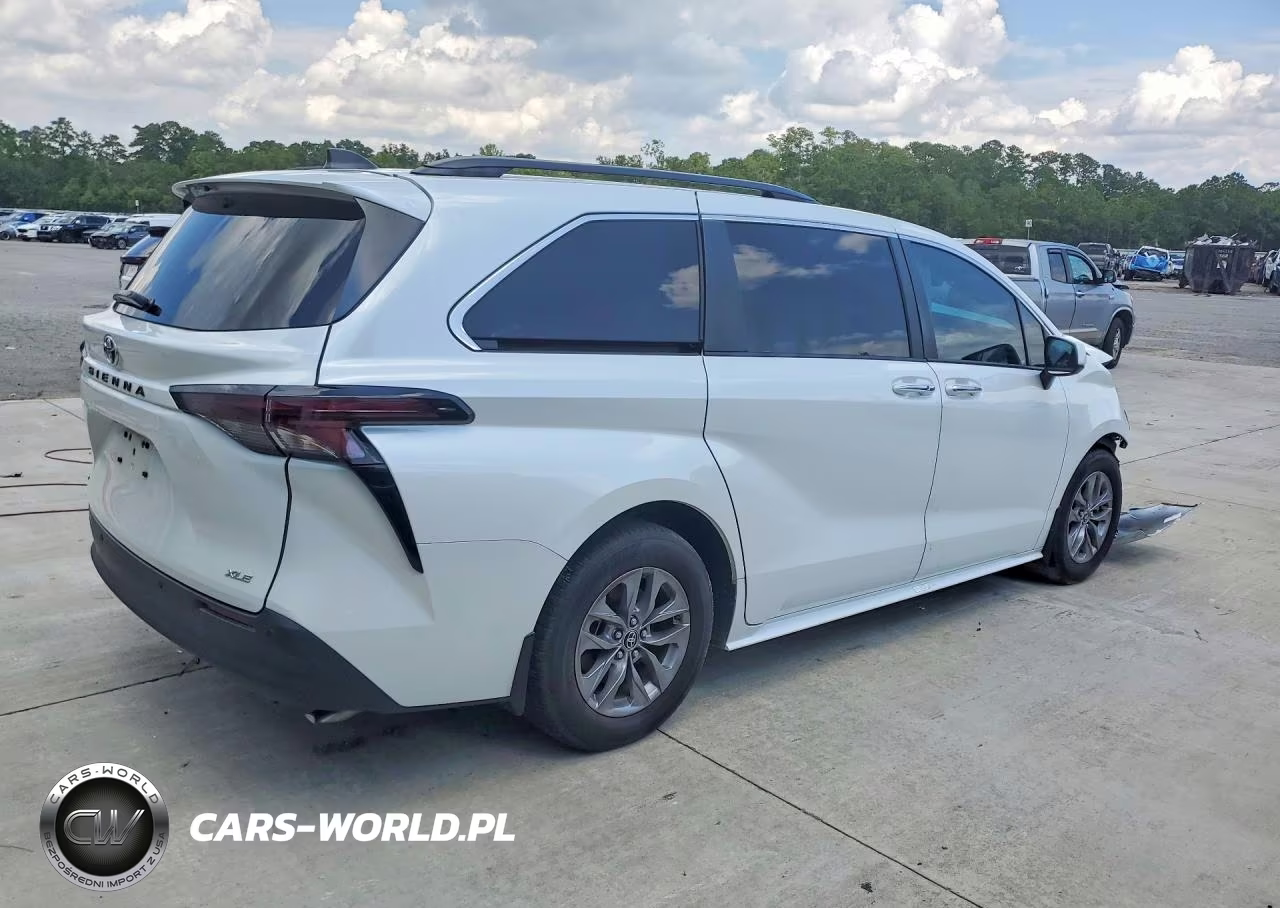 2025 Toyota Sienna Xle 8-Passenger VIN:5TDJRKEC2SS245908 - 3