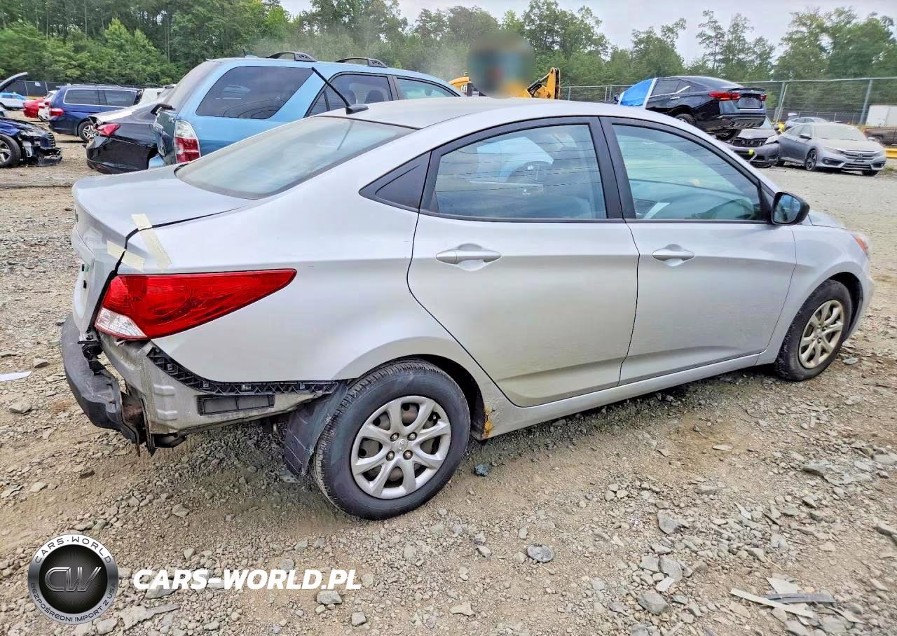 2014 Hyundai Accent Gls VIN:KMHCT4AE2EU774395 - 3