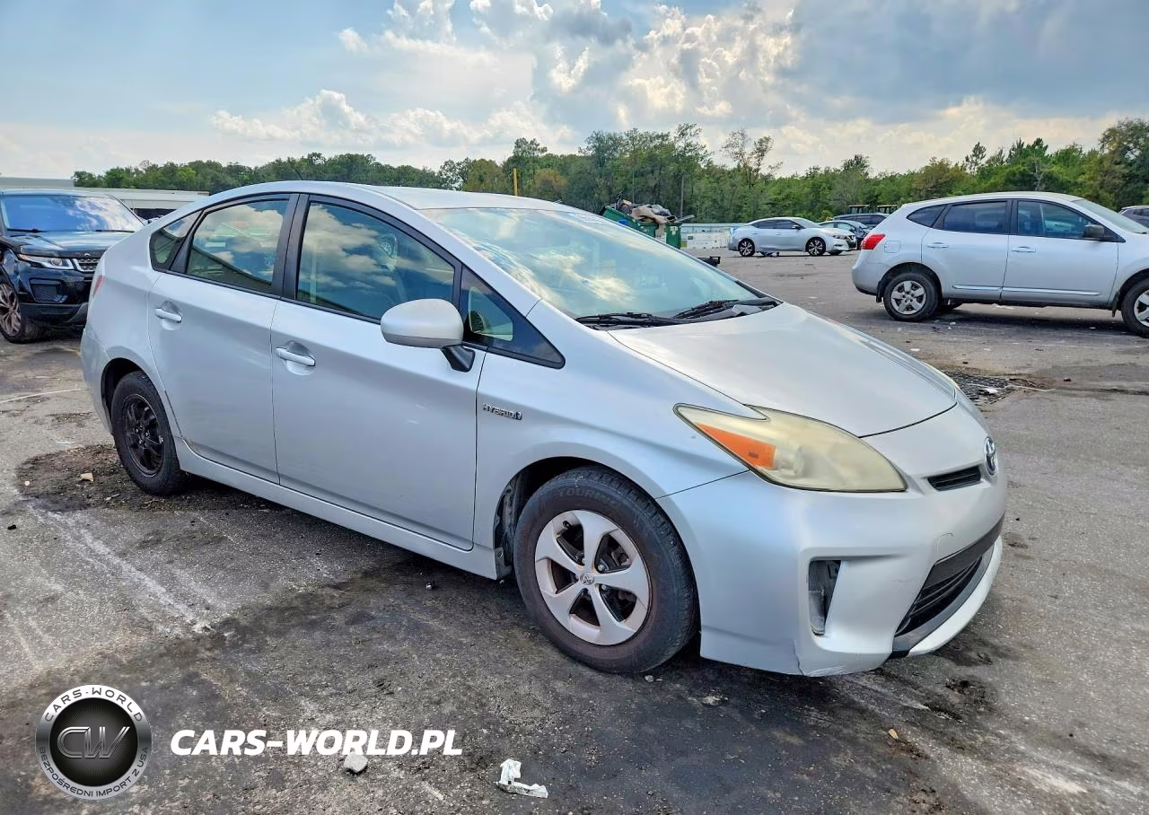 2013 Toyota Prius Two VIN:JTDKN3DUXD5566104 - 4
