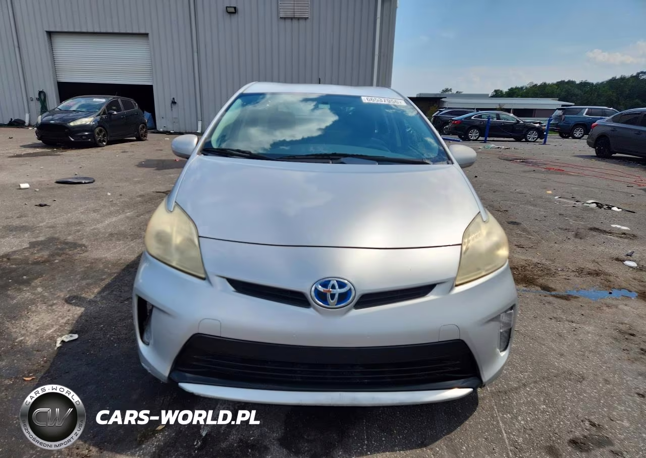 2013 Toyota Prius Two VIN:JTDKN3DUXD5566104 - 5