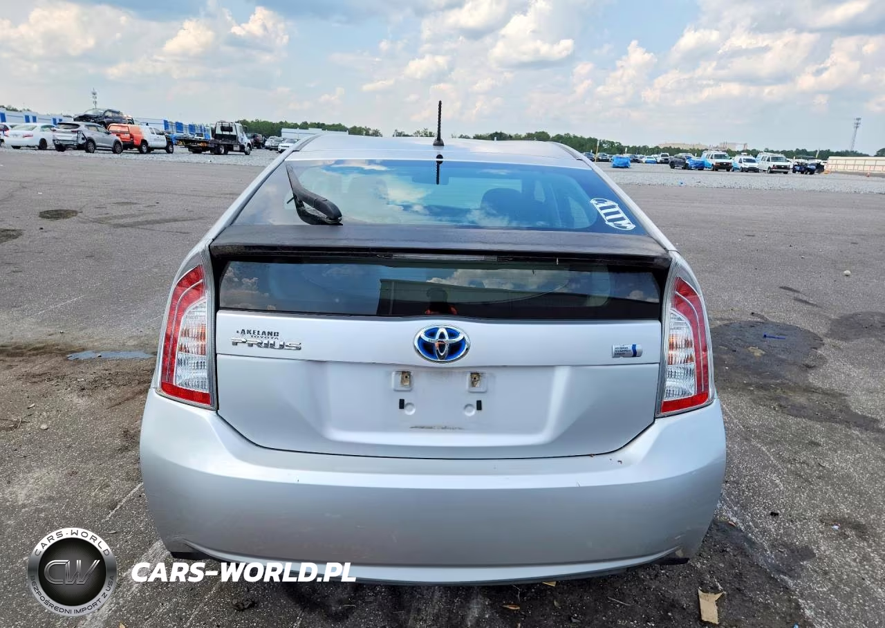 2013 Toyota Prius Two VIN:JTDKN3DUXD5566104 - 6