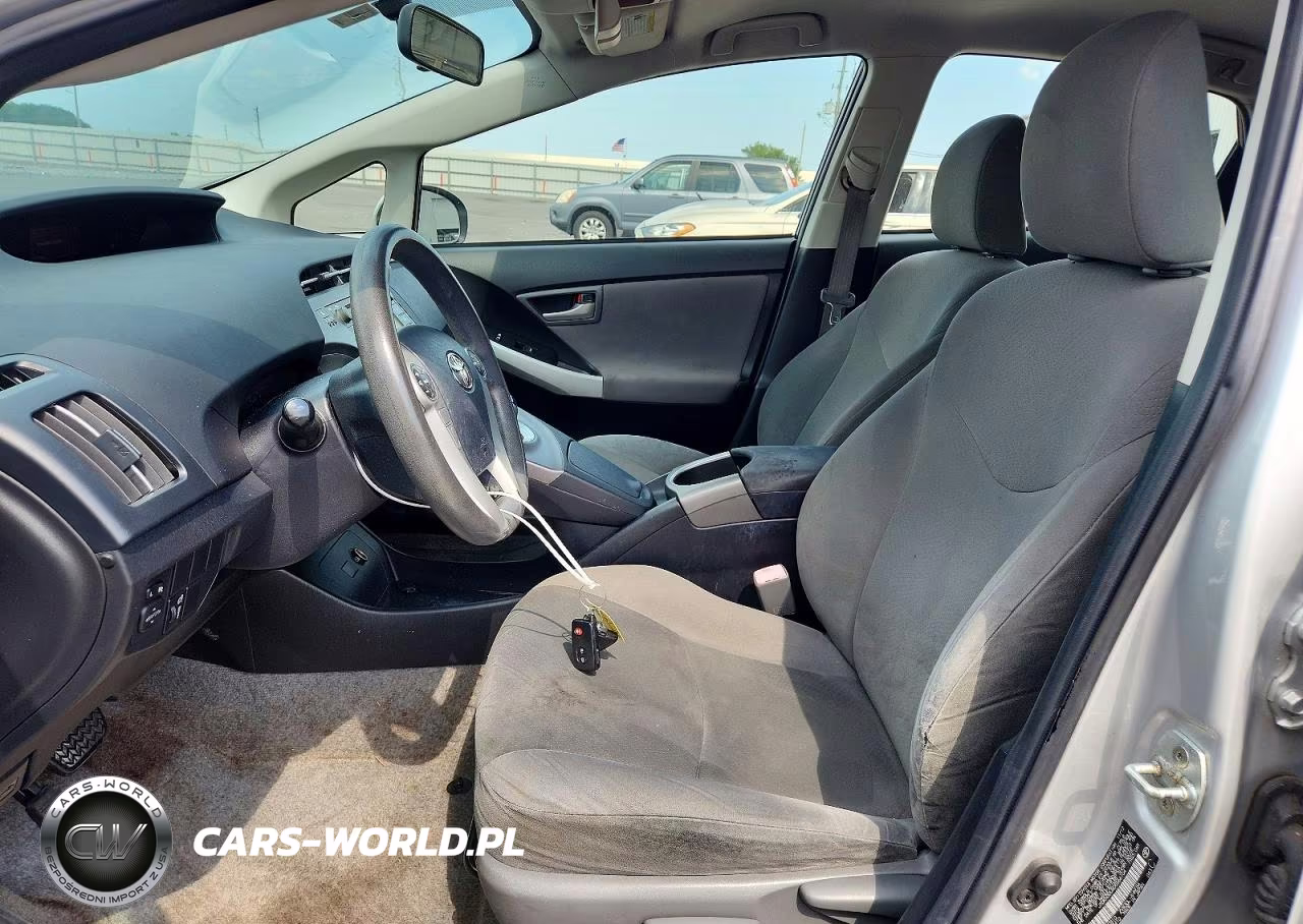 2013 Toyota Prius Two VIN:JTDKN3DUXD5566104 - 7
