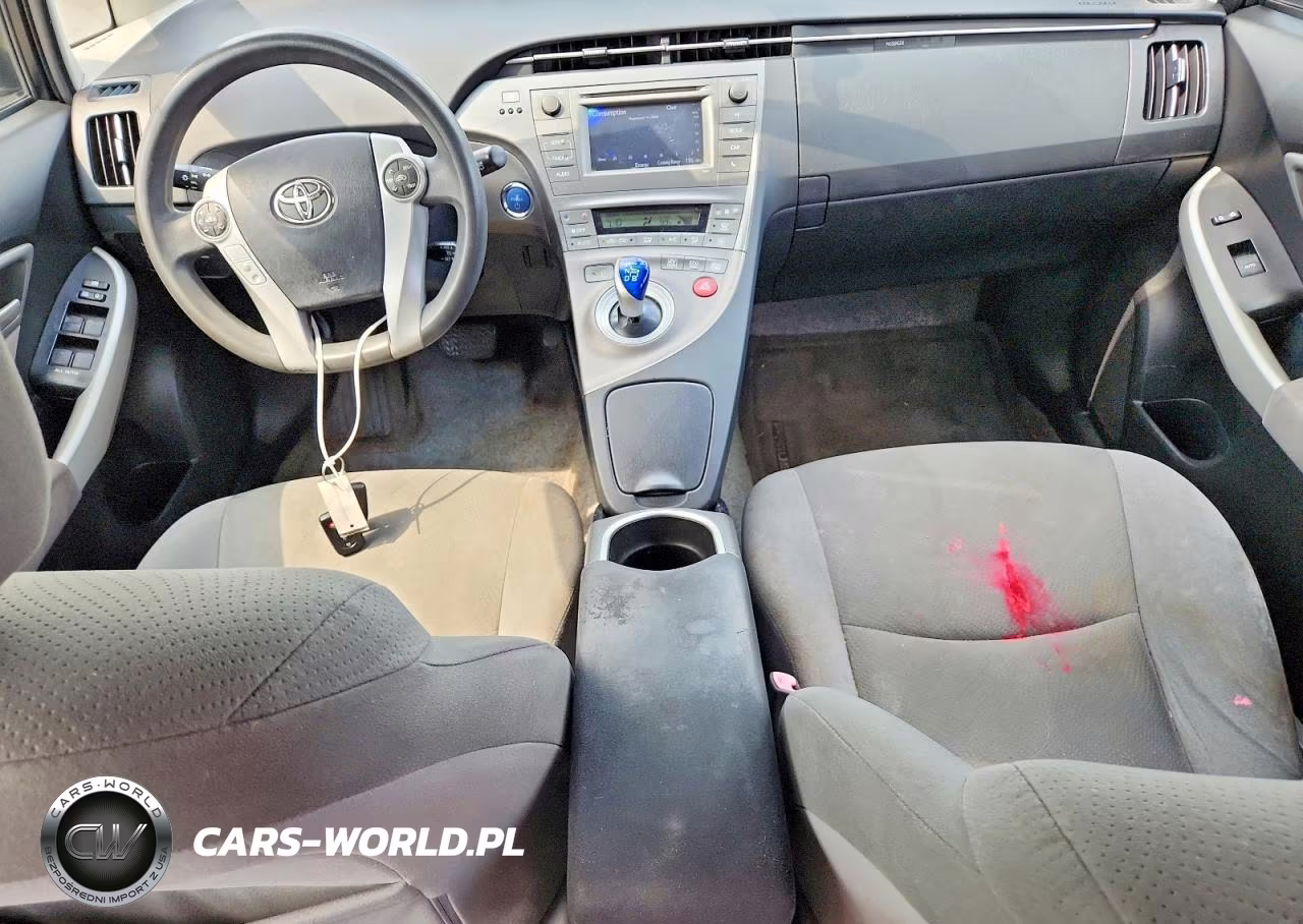 2013 Toyota Prius Two VIN:JTDKN3DUXD5566104 - 8