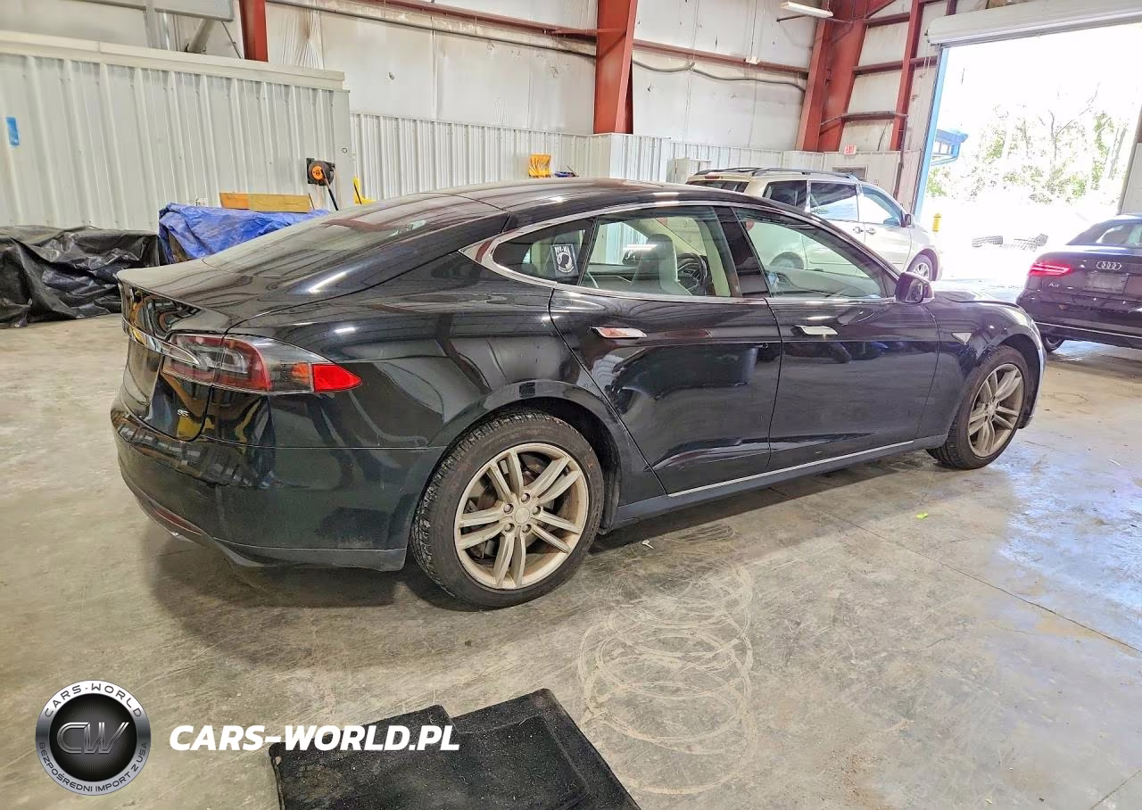 2014 Tesla Model S VIN:5YJSA1H18EFP49436 - 3