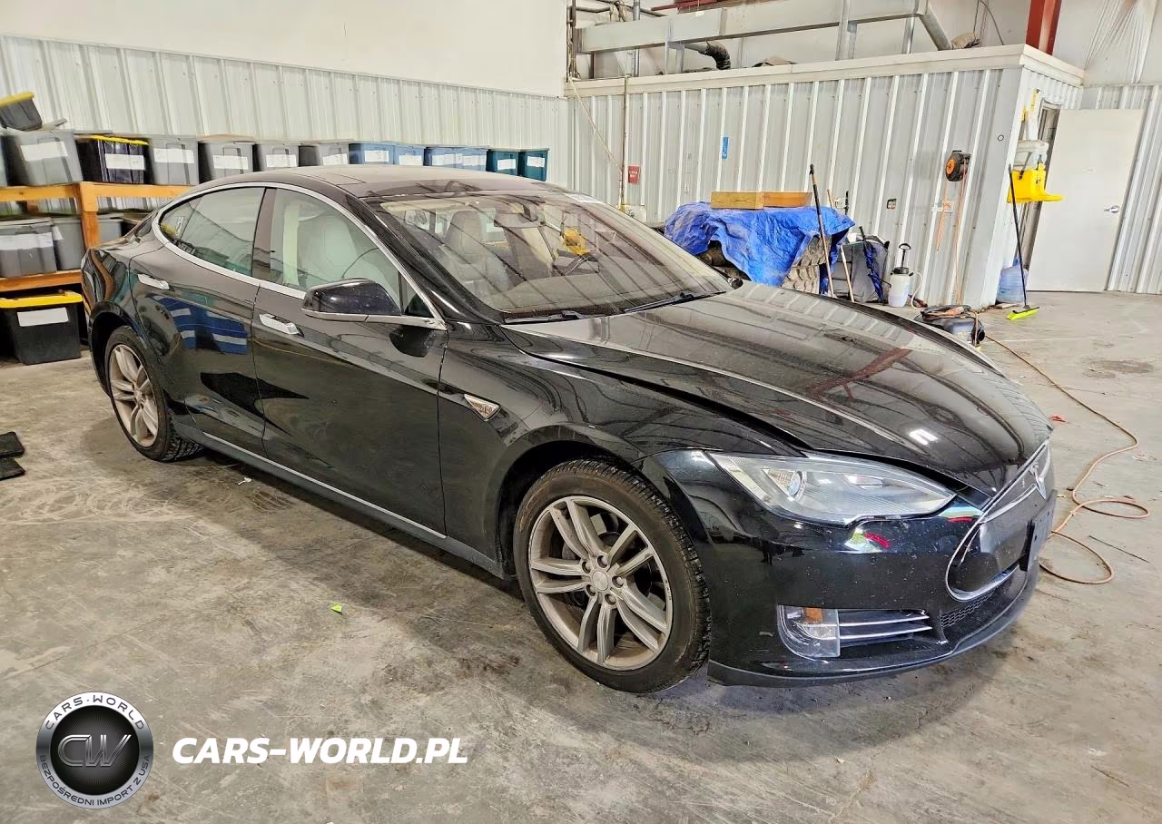 2014 Tesla Model S VIN:5YJSA1H18EFP49436 - 4