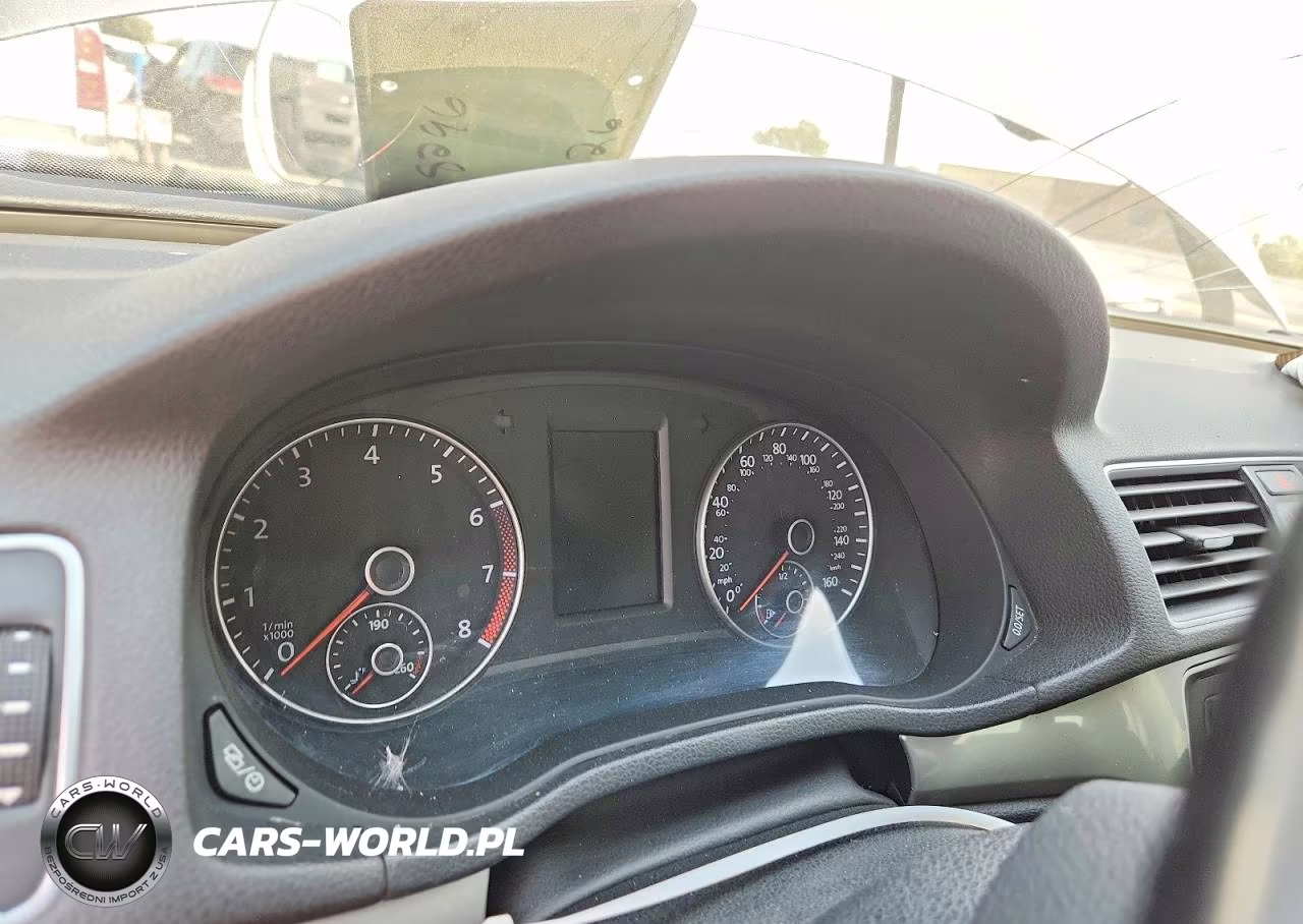 2015 Volkswagen Passat S VIN:1VWAS7A37FC080739 - 9
