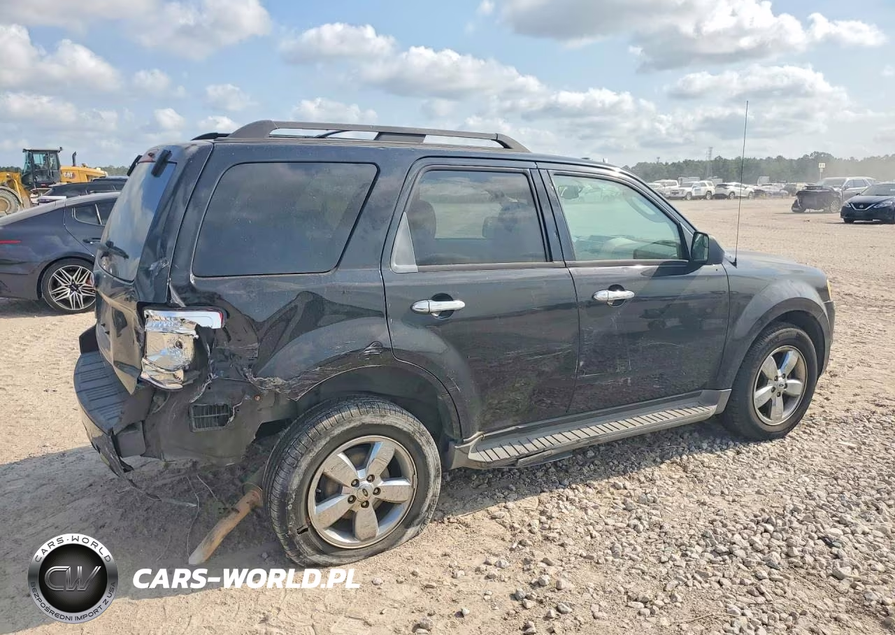 2011 Ford Escape Xlt VIN:1FMCU0D75BKA61842 - 3