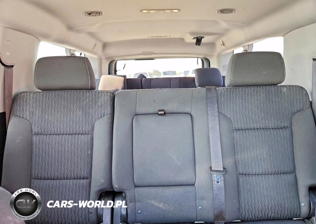 2019 Chevrolet Suburban C1500 Ls VIN:1GNSCGKC3KR299618 - 10