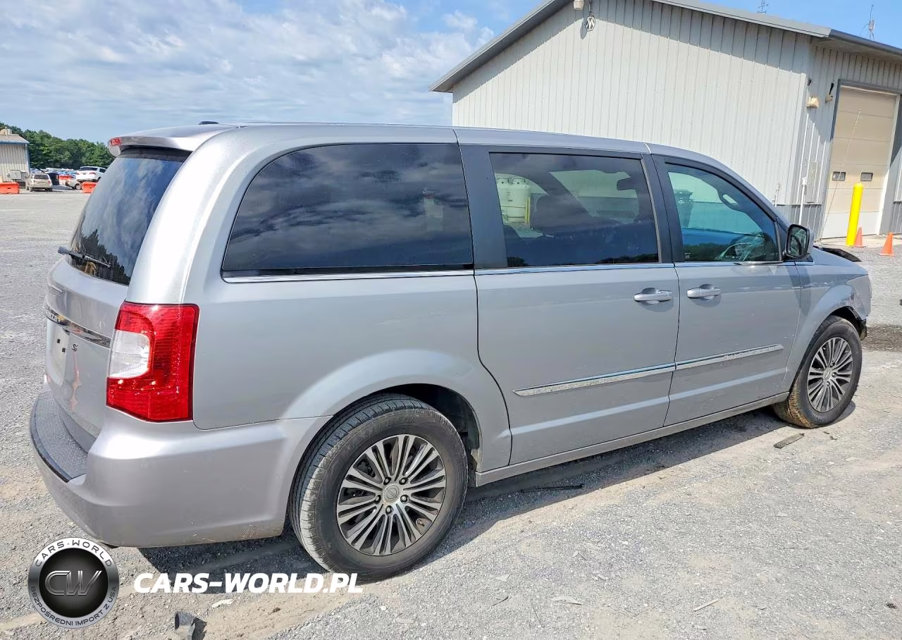 2014 Chrysler Town & Country S VIN:2C4RC1HG1ER303680 - 3