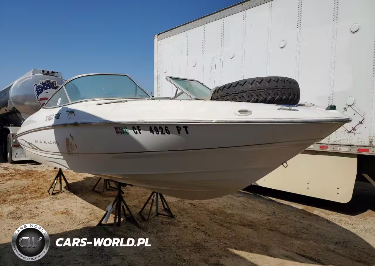 2001 Maxum Boat