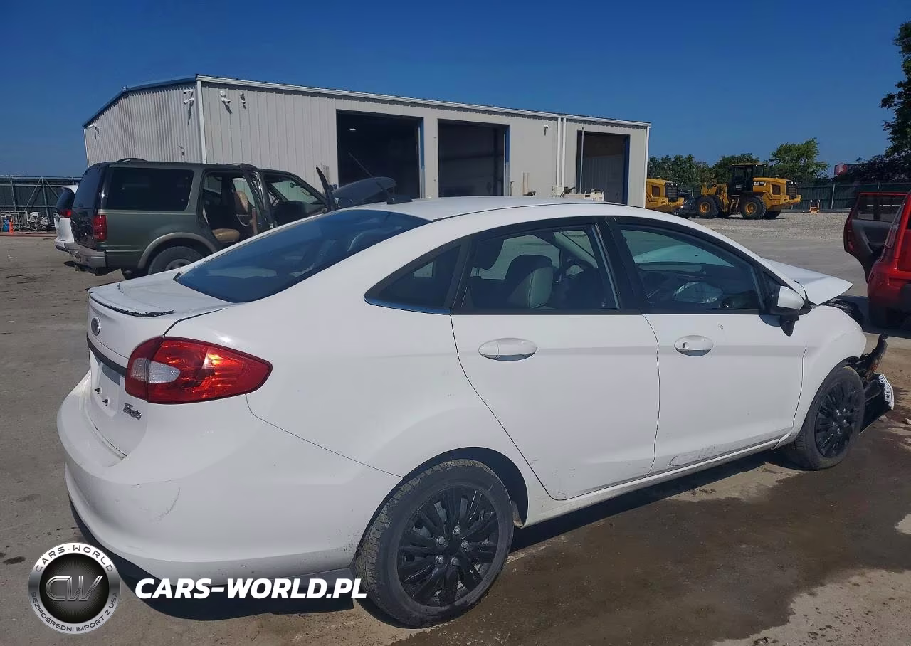 2013 Ford Fiesta S VIN:3FADP4AJ3DM222732 - 3