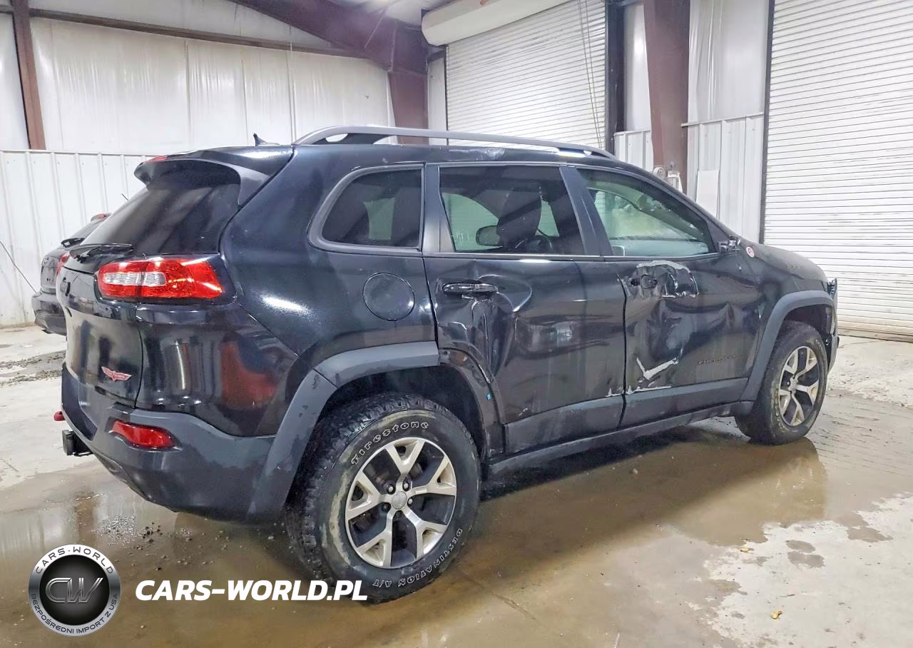 2015 Jeep Cherokee Trailhawk VIN:1C4PJMBS8FW576040 - 3