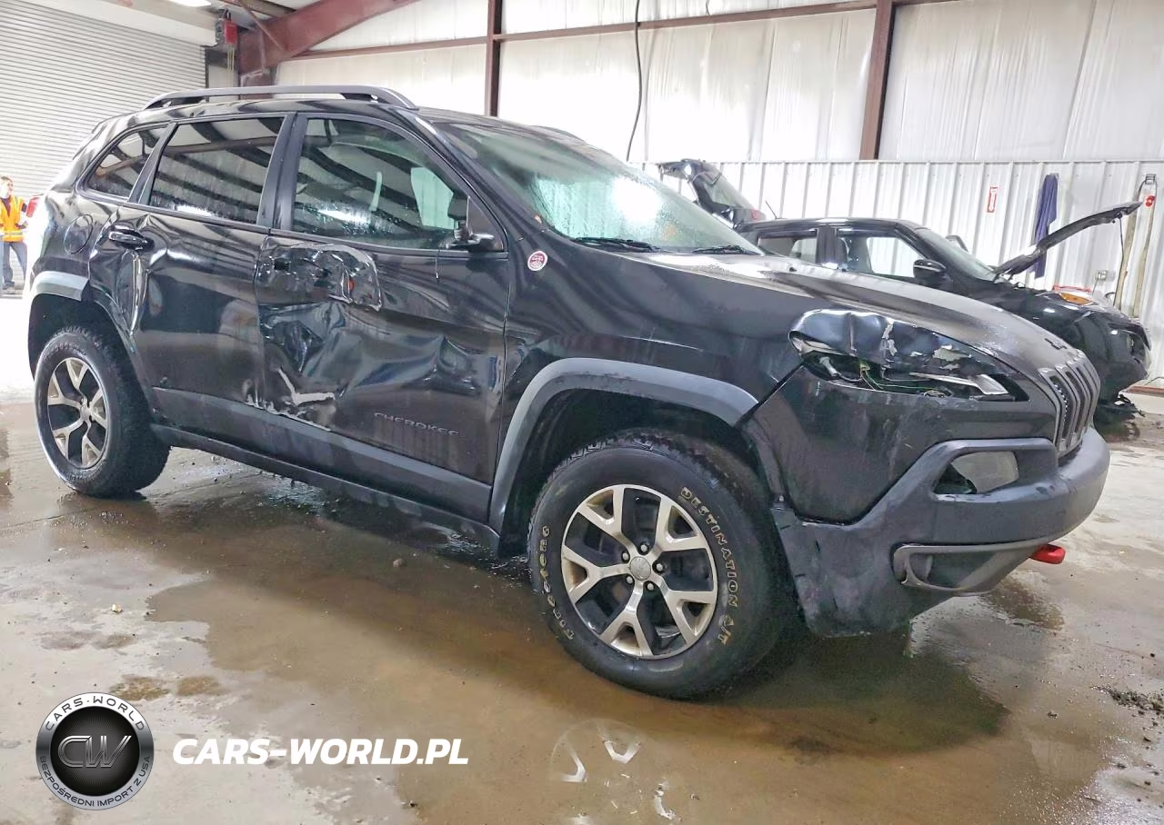 2015 Jeep Cherokee Trailhawk VIN:1C4PJMBS8FW576040 - 4