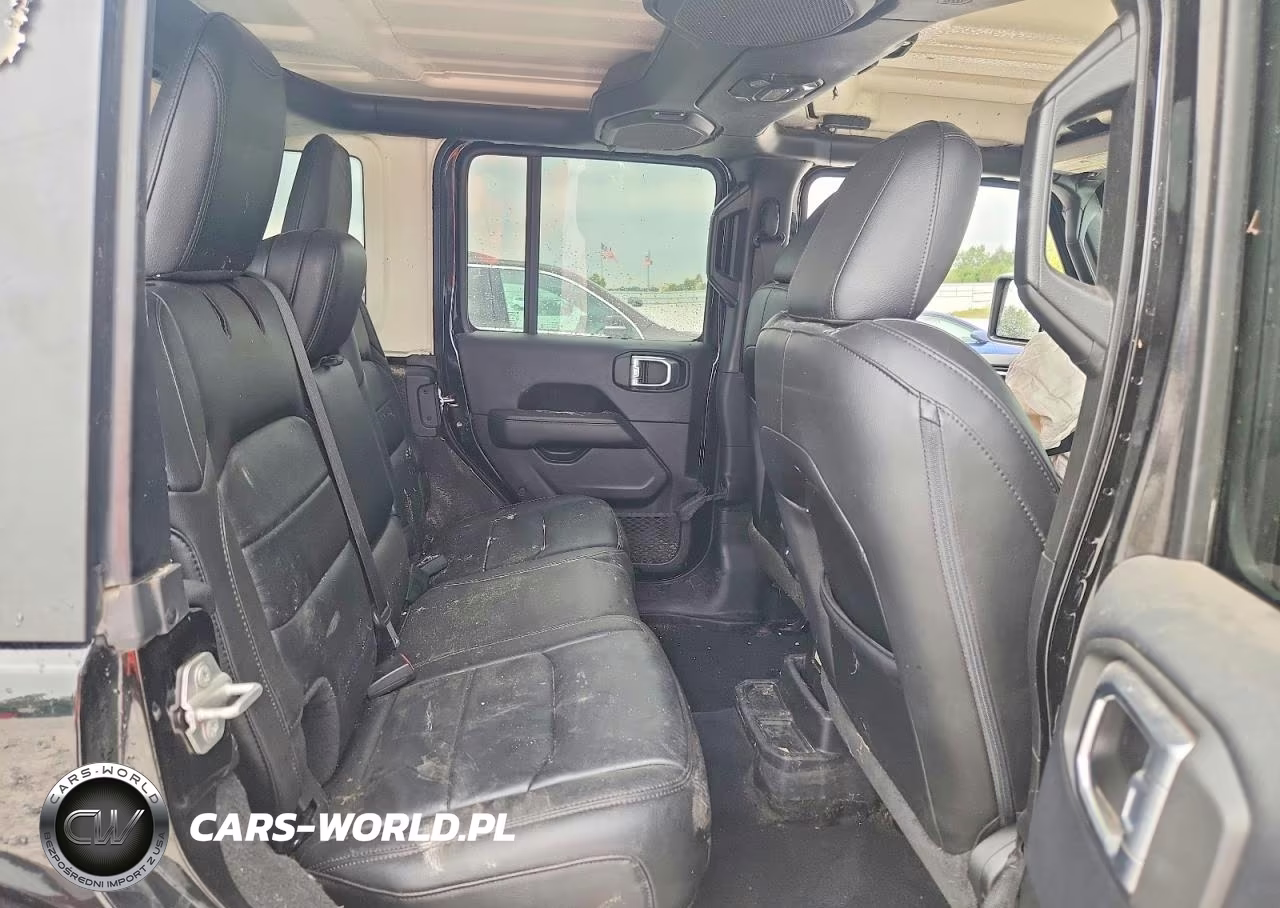 2018 Jeep Wrangler Unlimited Sahara VIN:1C4HJXEG8JW251605 - 10