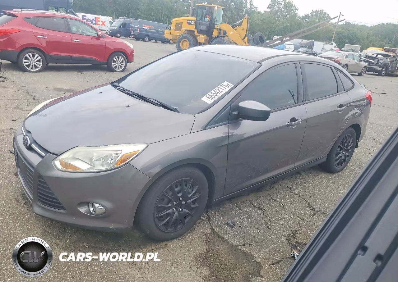 2012 Ford Focus Se VIN:1FAHP3F22CL414429 - 1