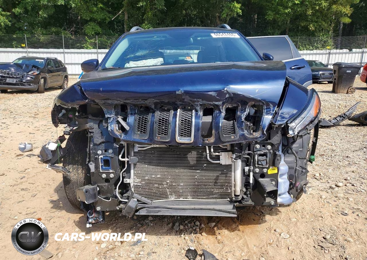 2015 Jeep Cherokee Latitude VIN:1C4PJLCB7FW793796 - 5
