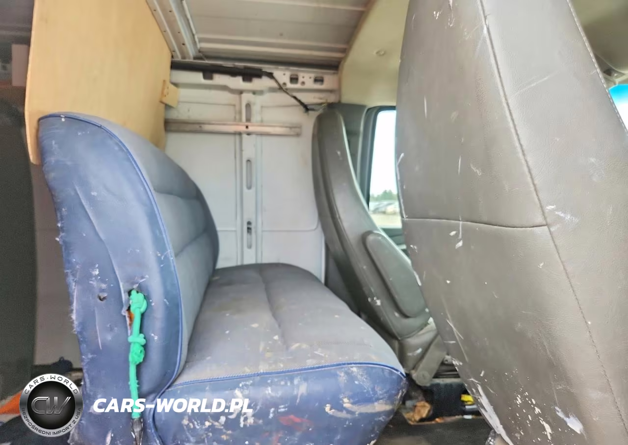 2011 Chevrolet Express G2500 VIN:1GCWGFBA4B1154318 - 11