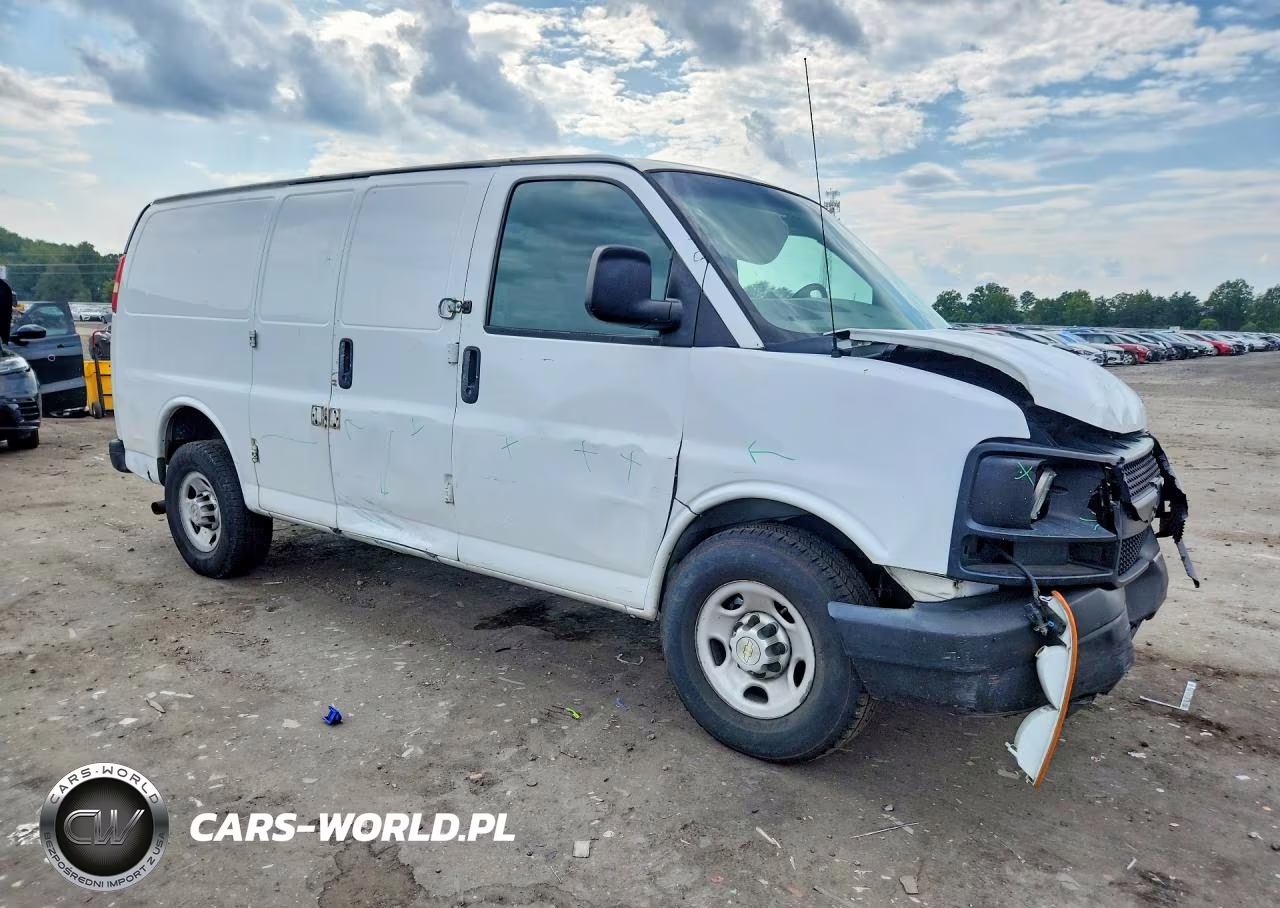 2011 Chevrolet Express G2500 VIN:1GCWGFBA4B1154318 - 4