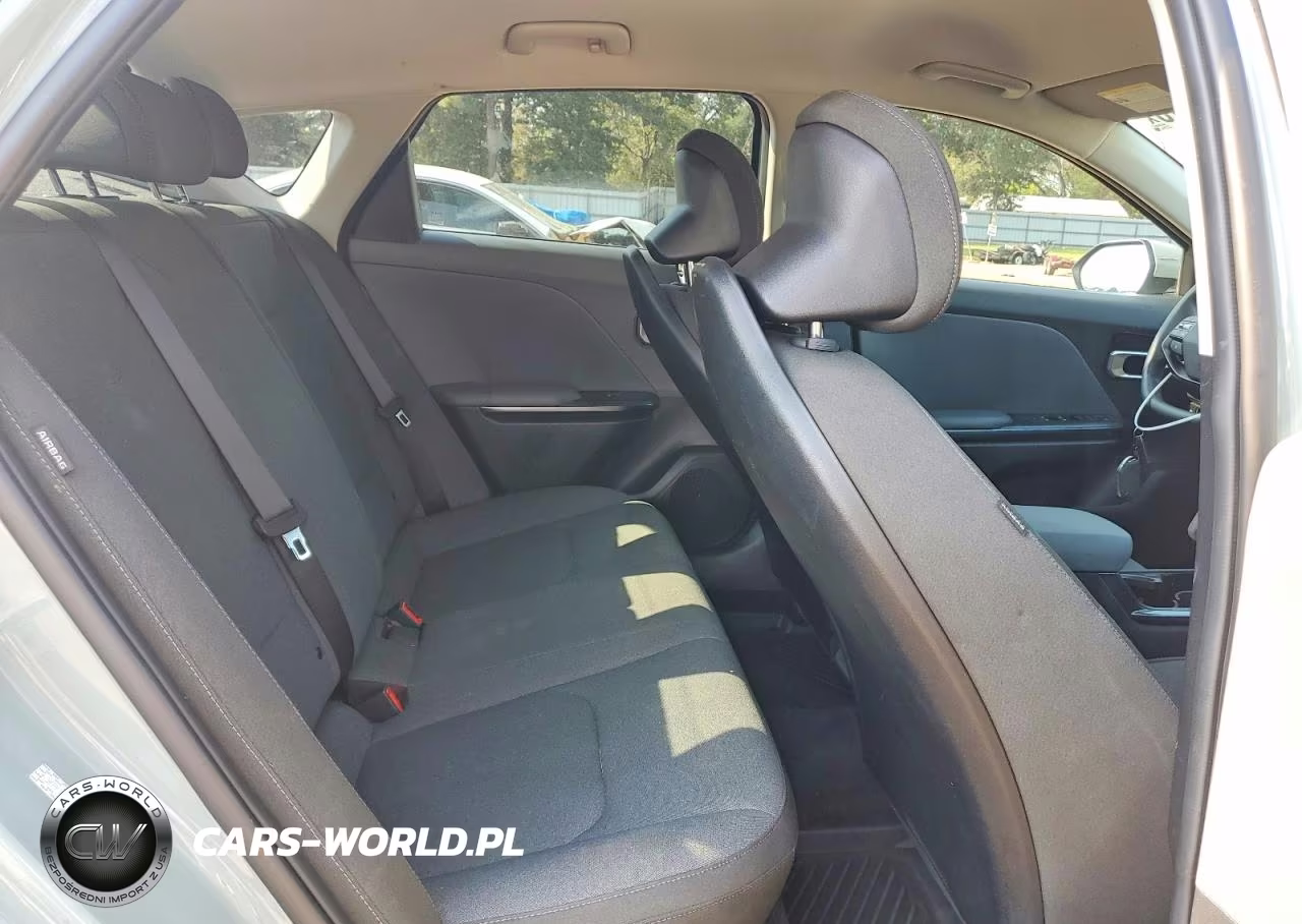 2025 Kia K4 Lxs VIN:3KPFT4DE8SE201069 - 10