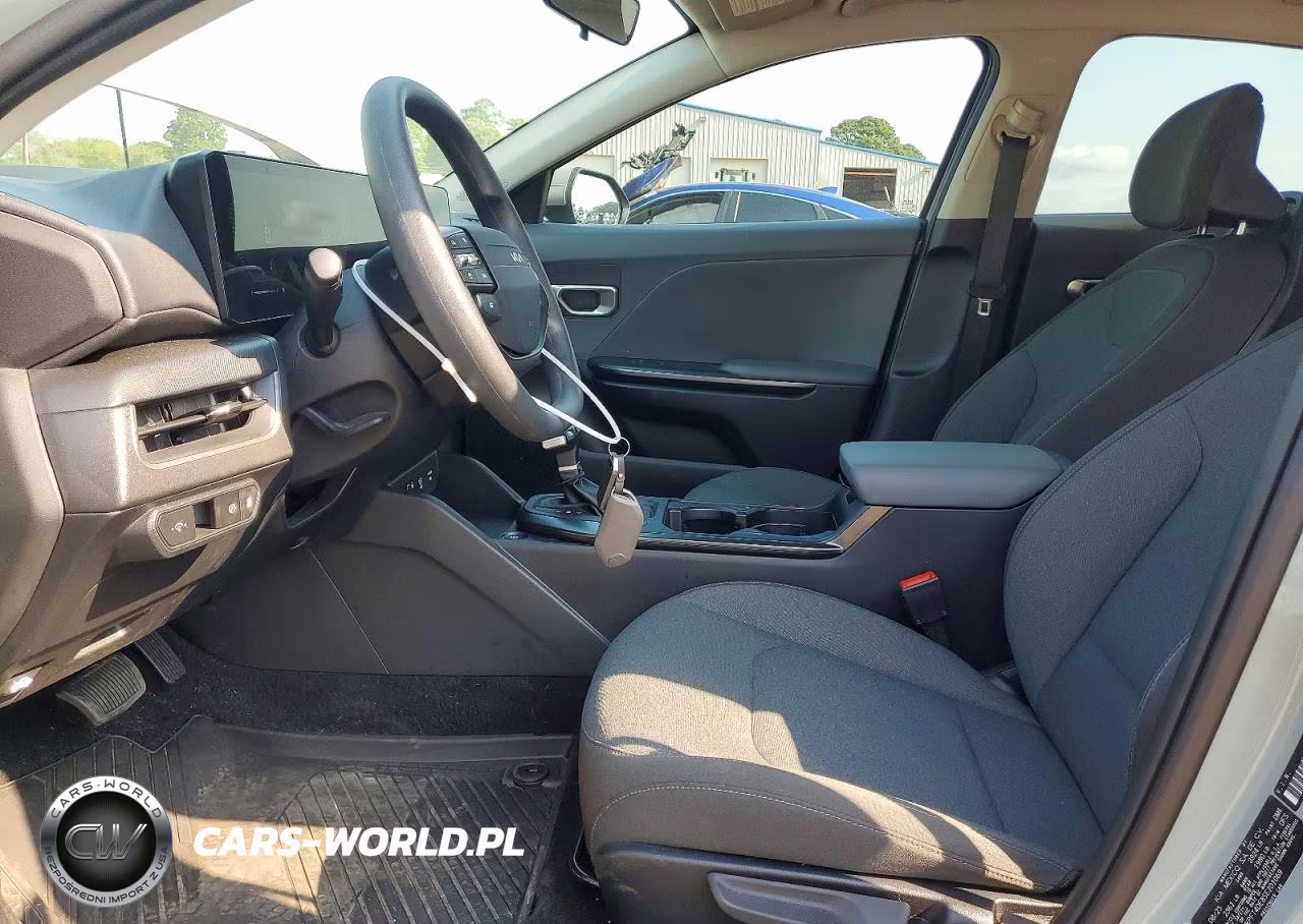 2025 Kia K4 Lxs VIN:3KPFT4DE8SE201069 - 7