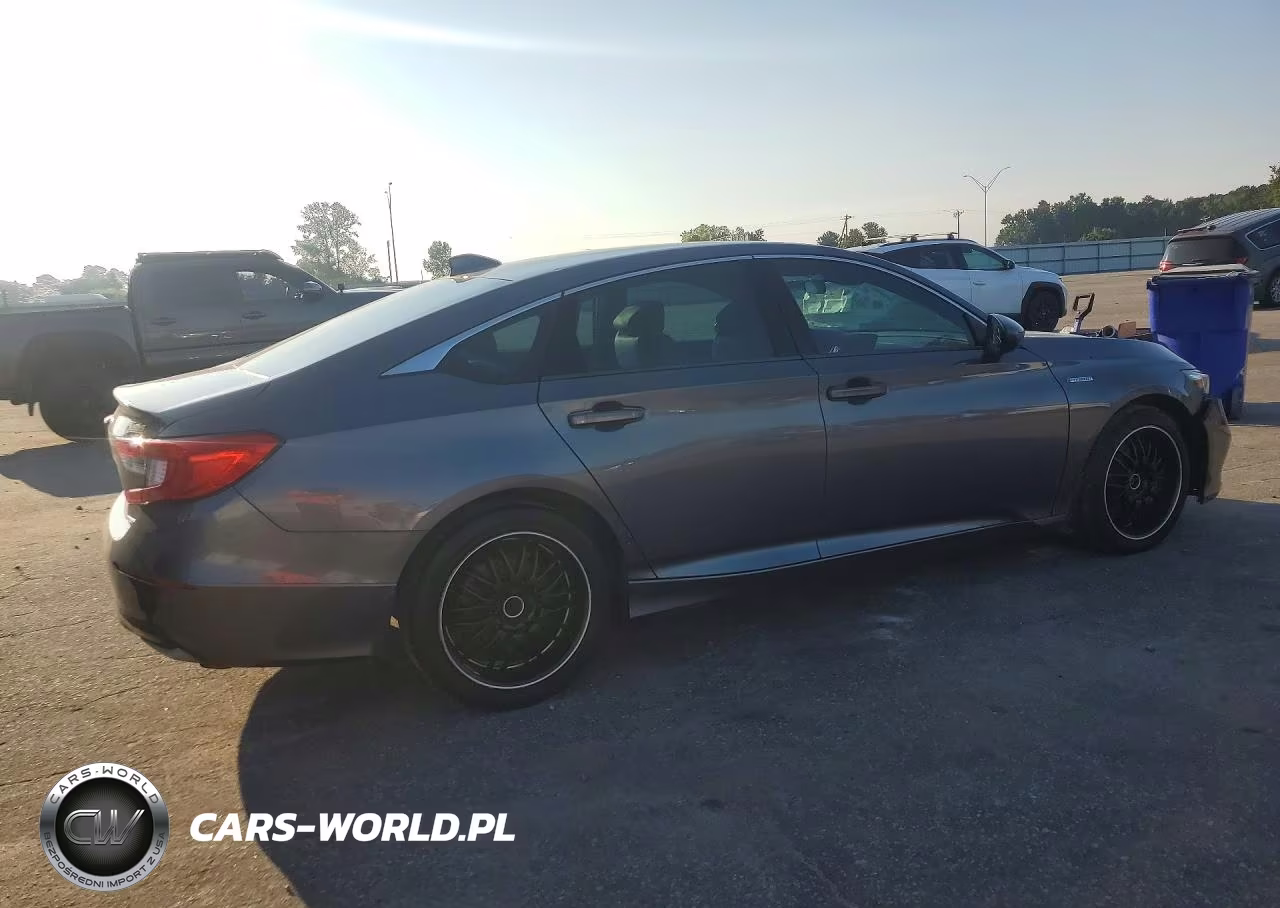 2018 Honda Accord Hybrid VIN:1HGCV3F19JA007543 - 3