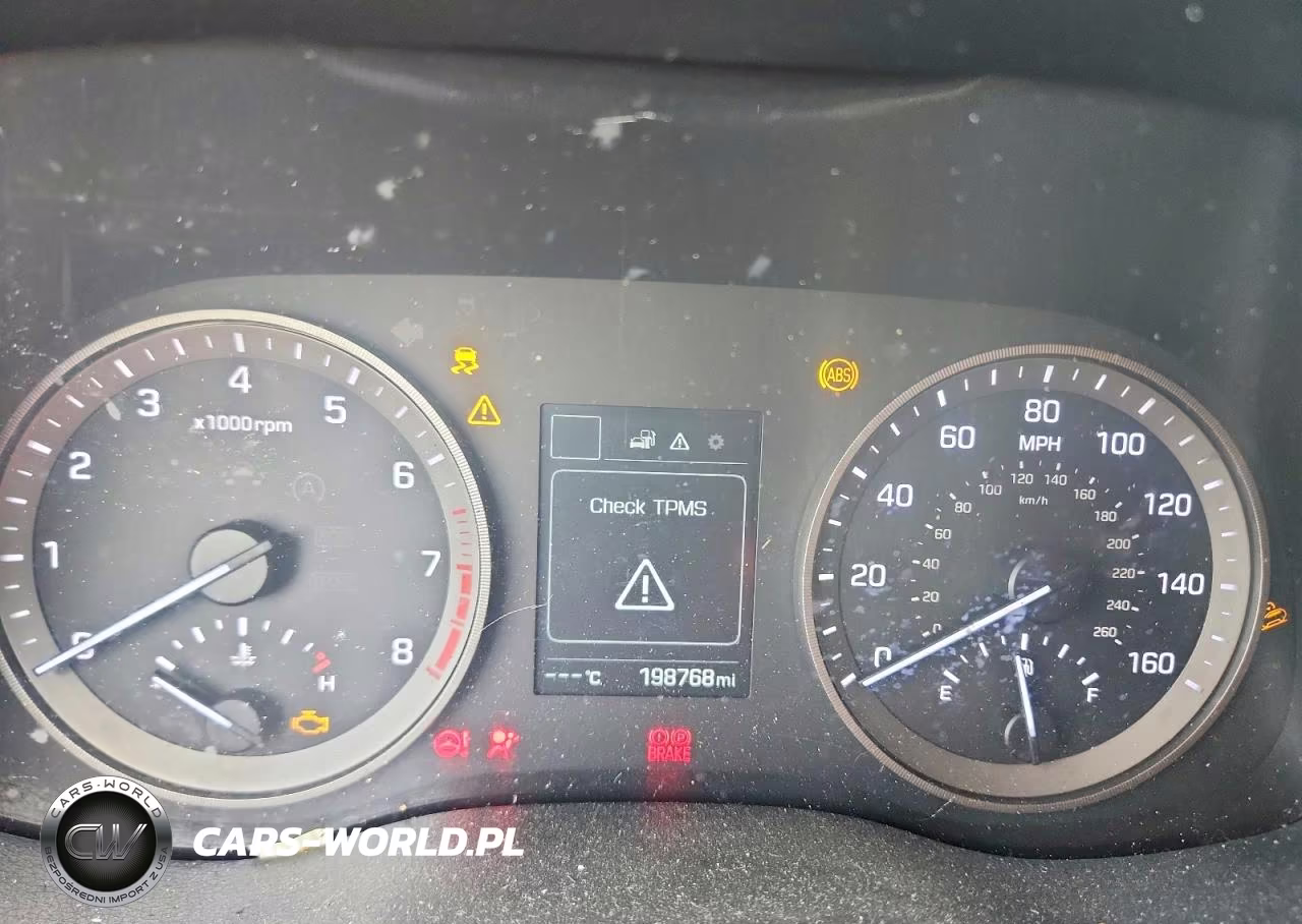 2018 Hyundai Tucson VIN:KM8J33A40JU726686 - 9