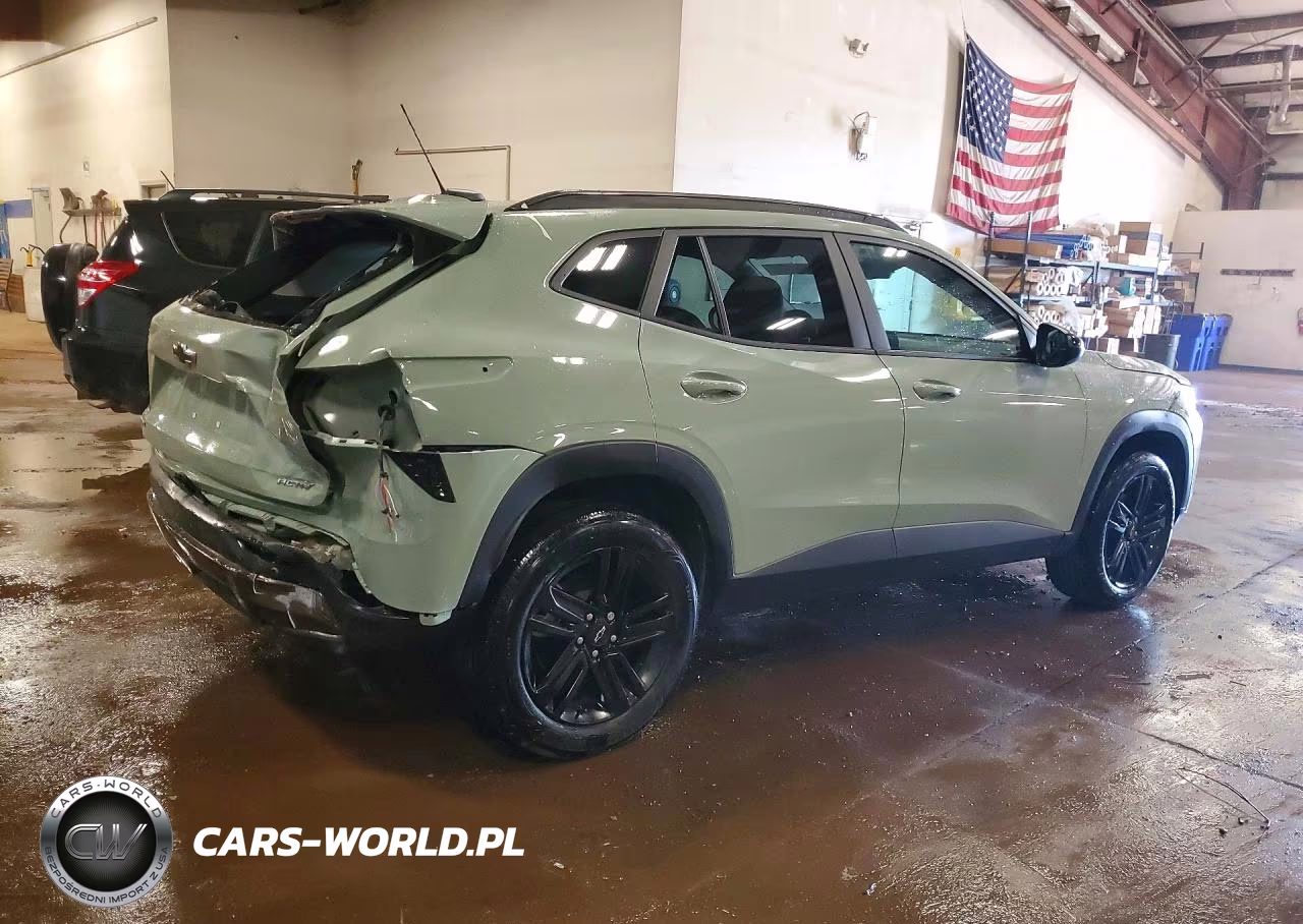 2025 Chevrolet Trax Activ VIN:KL77LKEP3SC022533 - 3