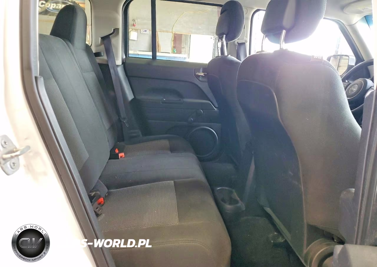 2016 Jeep Patriot Sport VIN:1C4NJPBA6GD636636 - 10