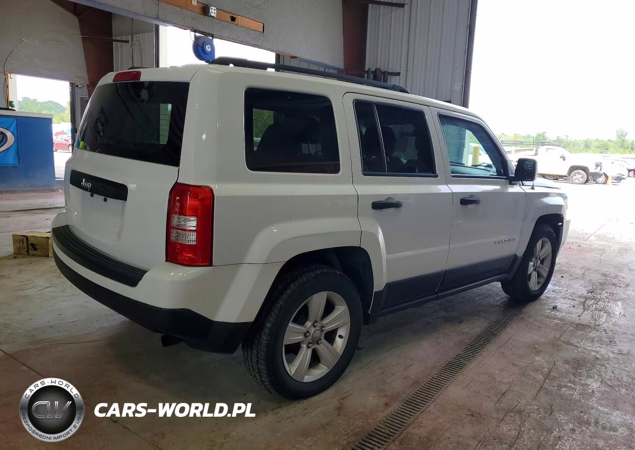 2016 Jeep Patriot Sport VIN:1C4NJPBA6GD636636 - 3