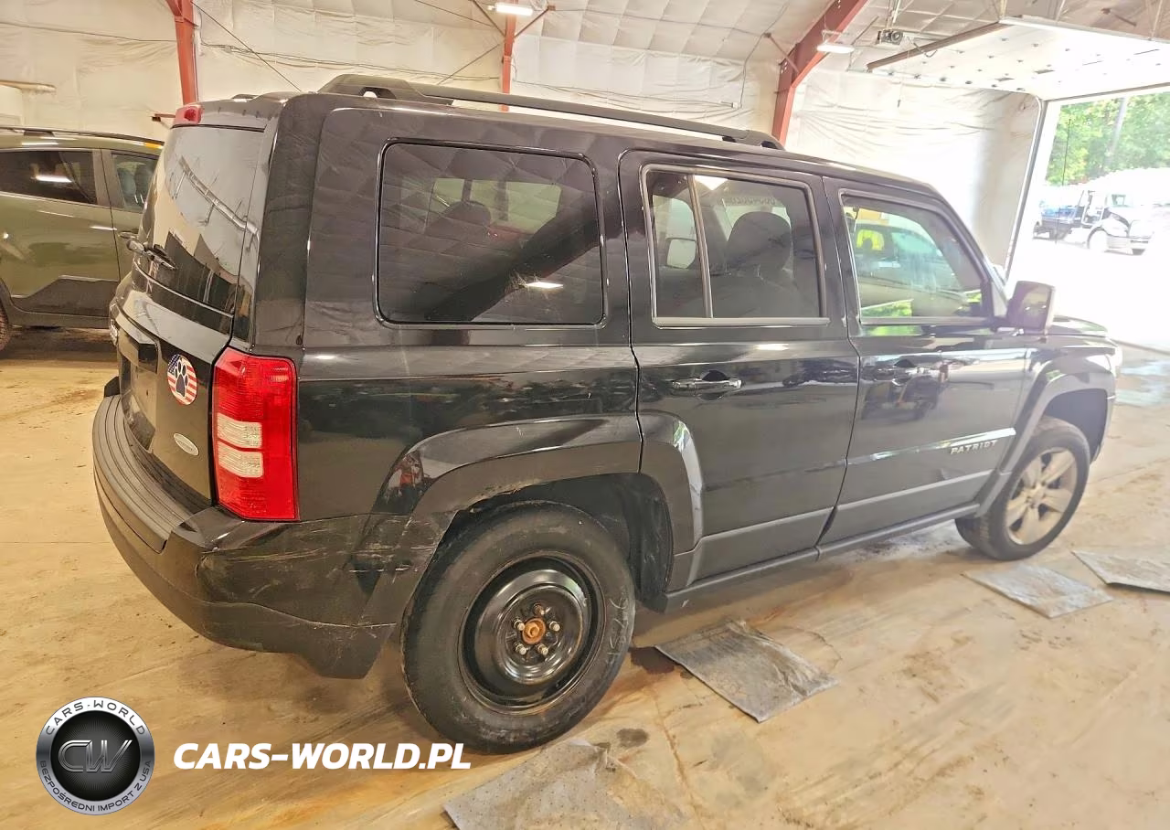 2014 Jeep Patriot Latitude VIN:1C4NJRFB6ED817621 - 3