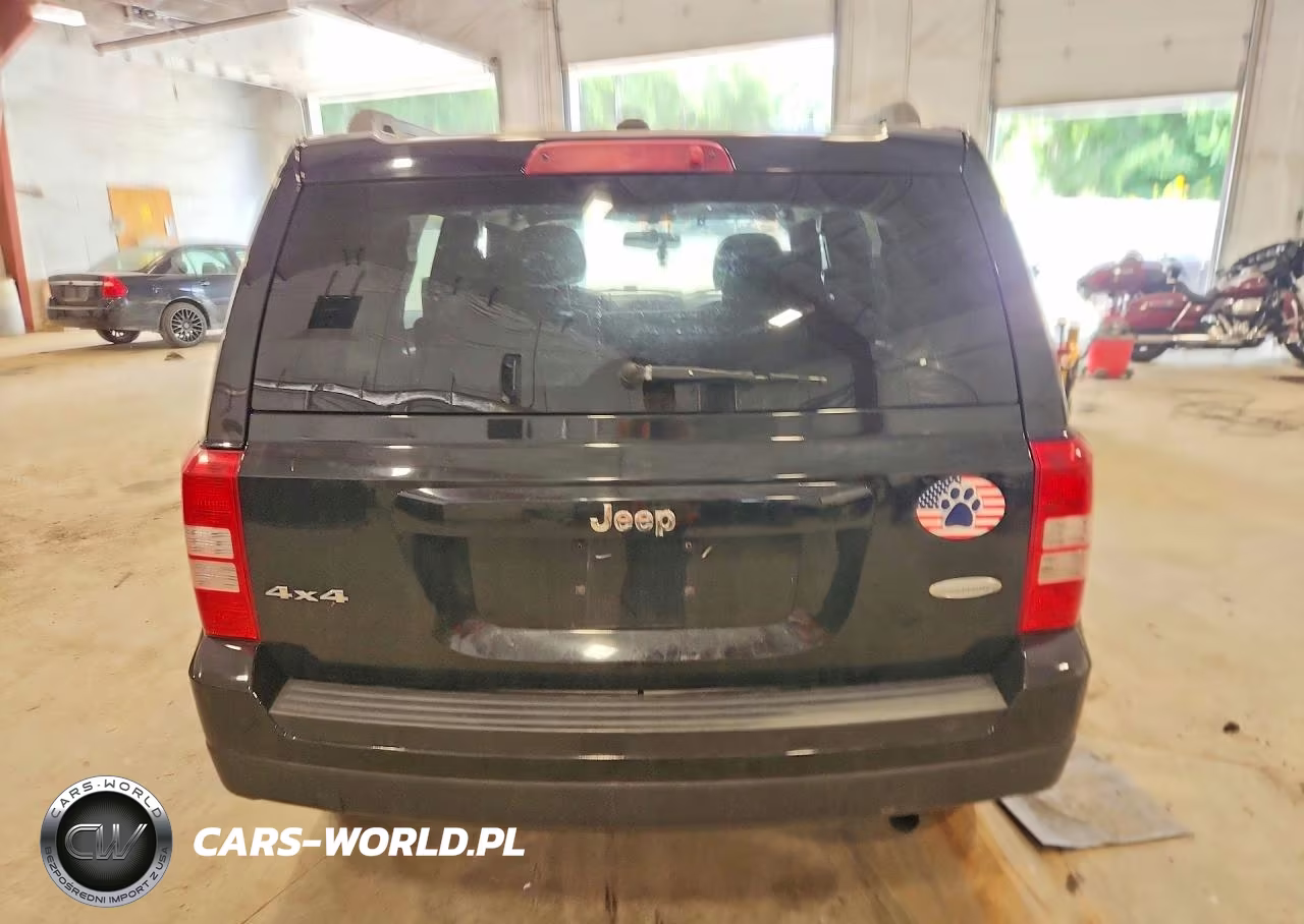 2014 Jeep Patriot Latitude VIN:1C4NJRFB6ED817621 - 6