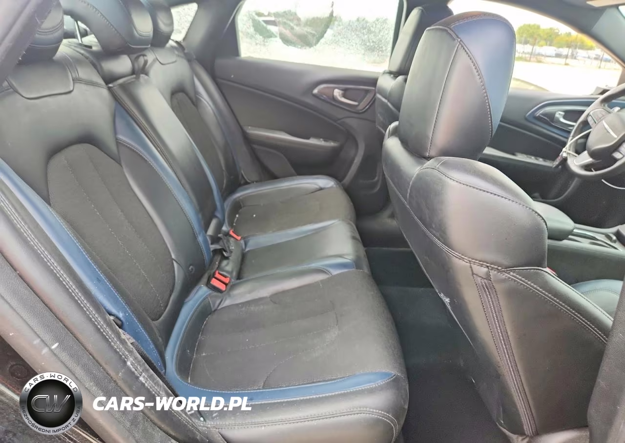 2015 Chrysler 200 S VIN:1C3CCCBB1FN699255 - 10
