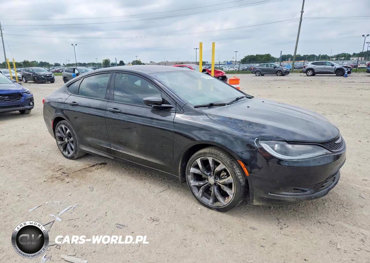 2015 Chrysler 200 S VIN:1C3CCCBB1FN699255 - 4