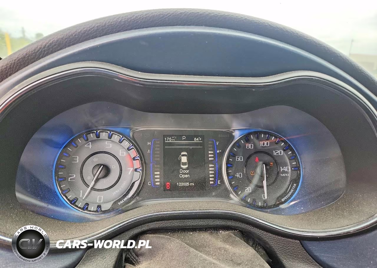 2015 Chrysler 200 S VIN:1C3CCCBB1FN699255 - 9