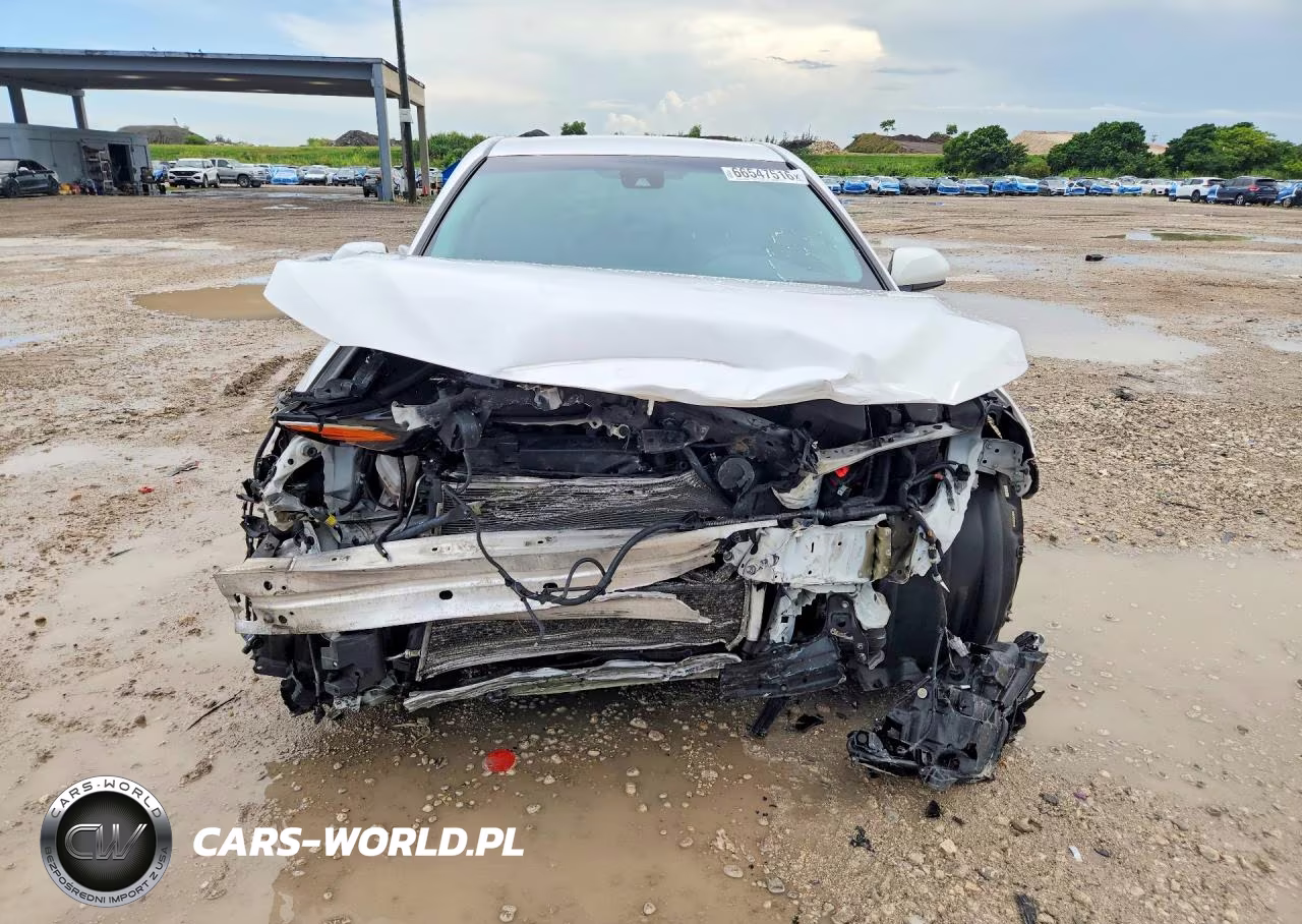 2018 Toyota Camry Le VIN:4T1B11HK4JU133142 - 5