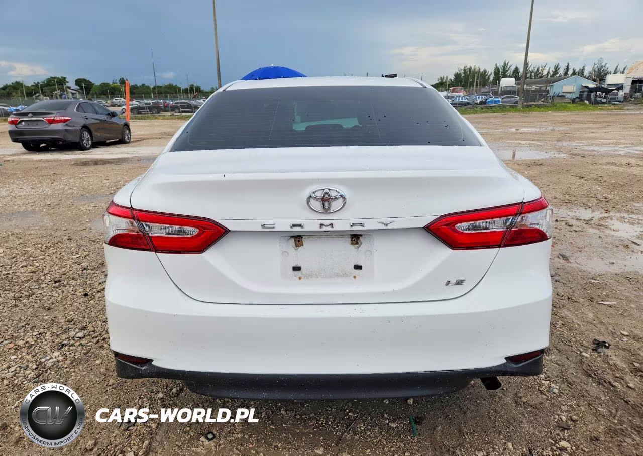2018 Toyota Camry Le VIN:4T1B11HK4JU133142 - 6