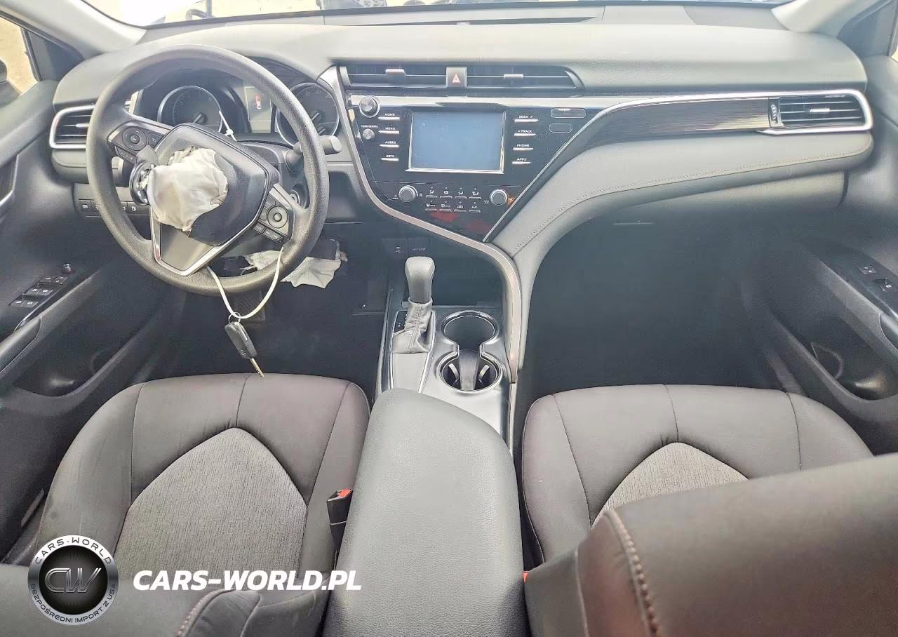 2018 Toyota Camry Le VIN:4T1B11HK4JU133142 - 8