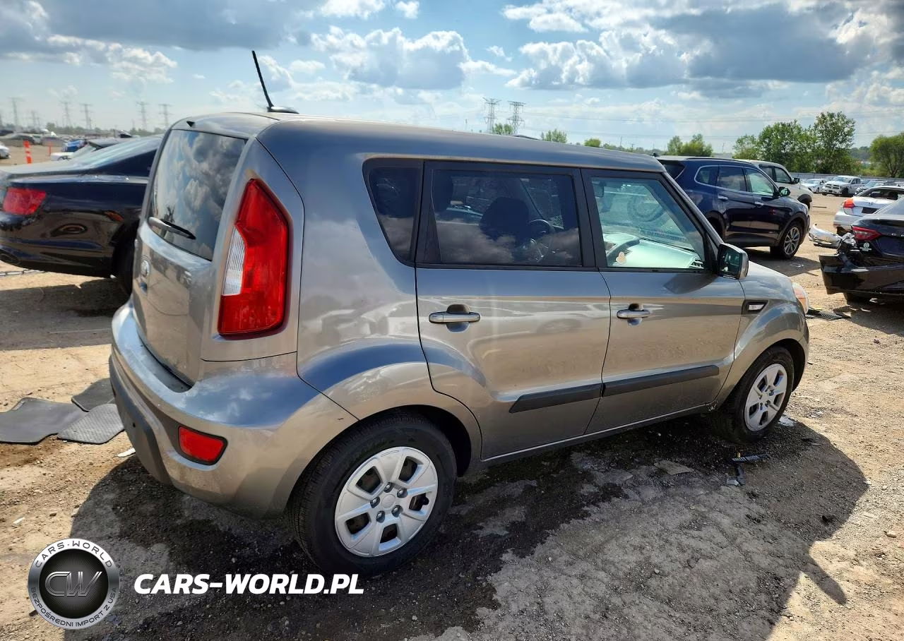 2013 Kia Soul Base VIN:KNDJT2A52D7587705 - 3
