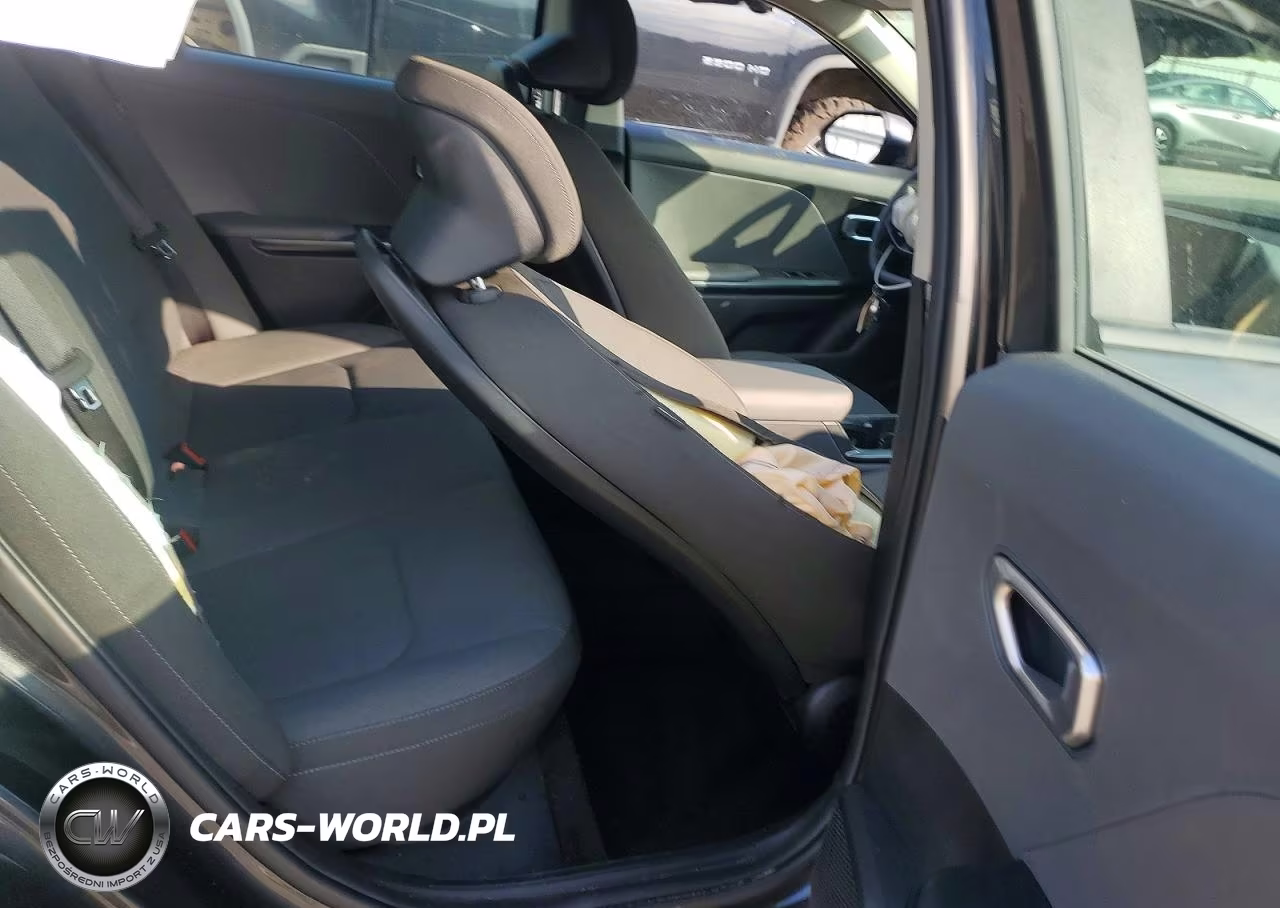 2025 Kia K4 Lxs VIN:3KPFT4DE2SE195544 - 10