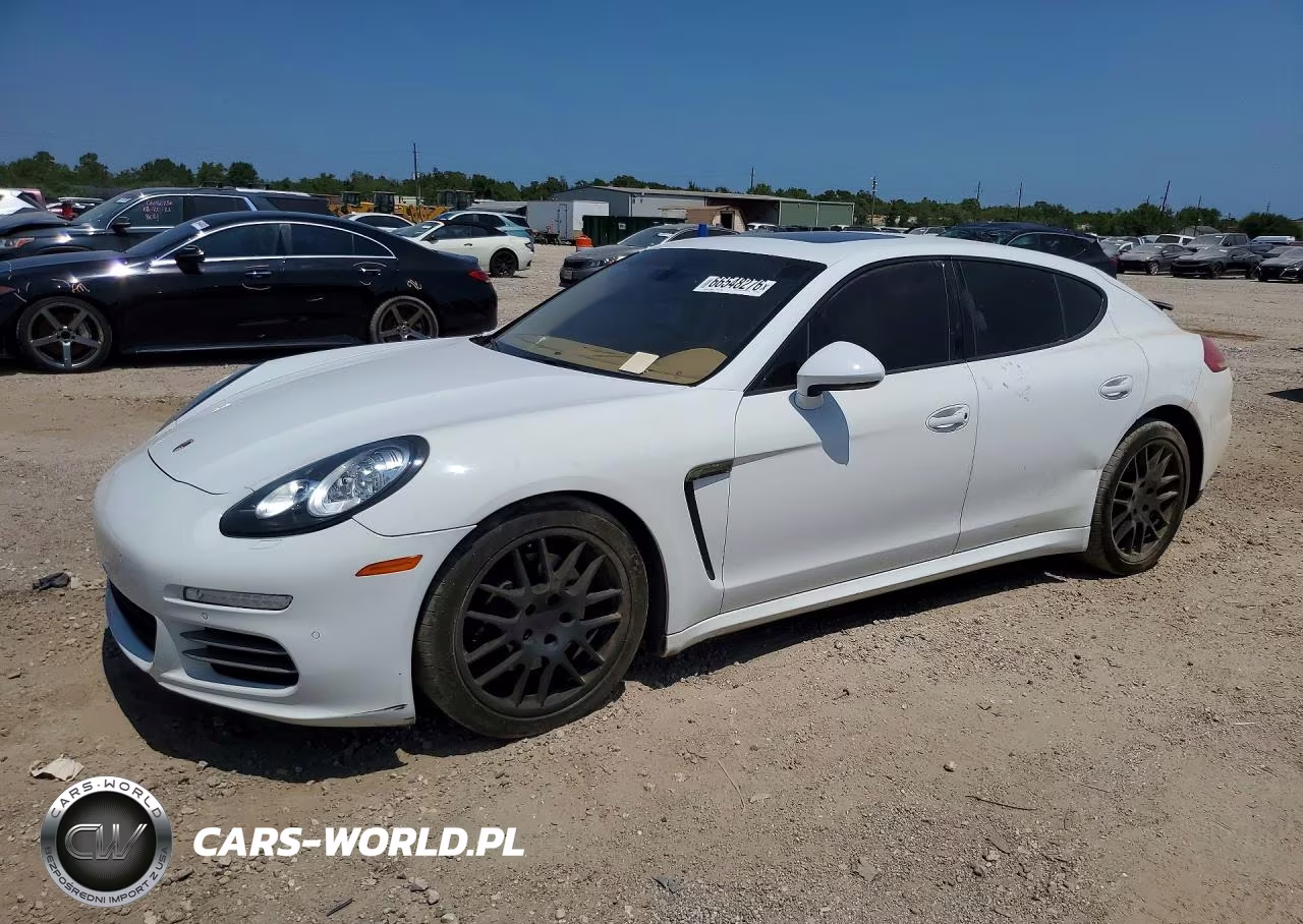 2015 Porsche Panamera 2