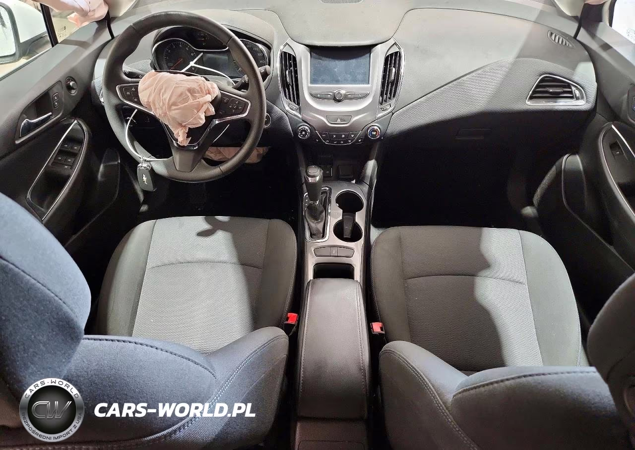 2018 Chevrolet Cruze Lt VIN:3G1BE6SM8JS606324 - 8